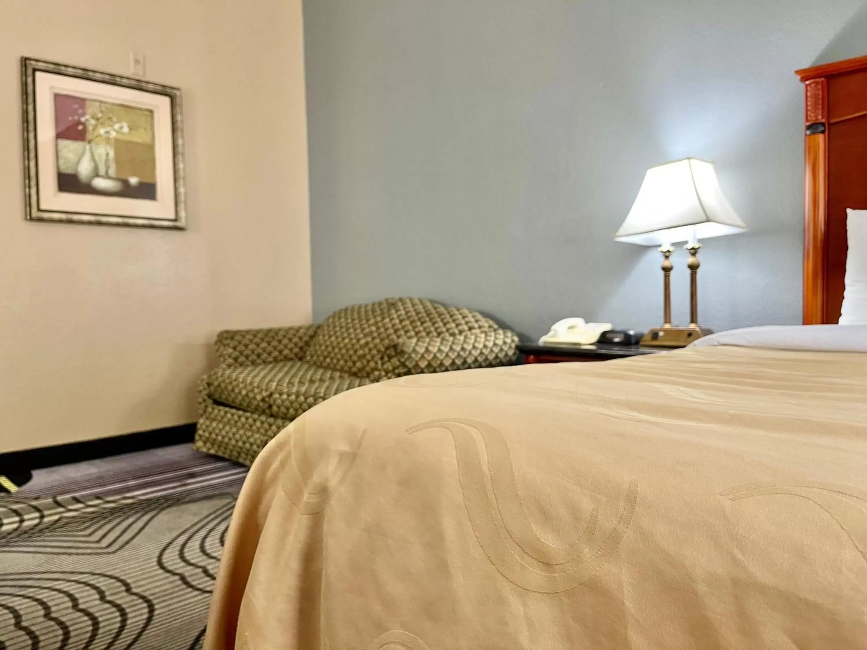 Bed in FairBridge Inn & Suites Cleburne