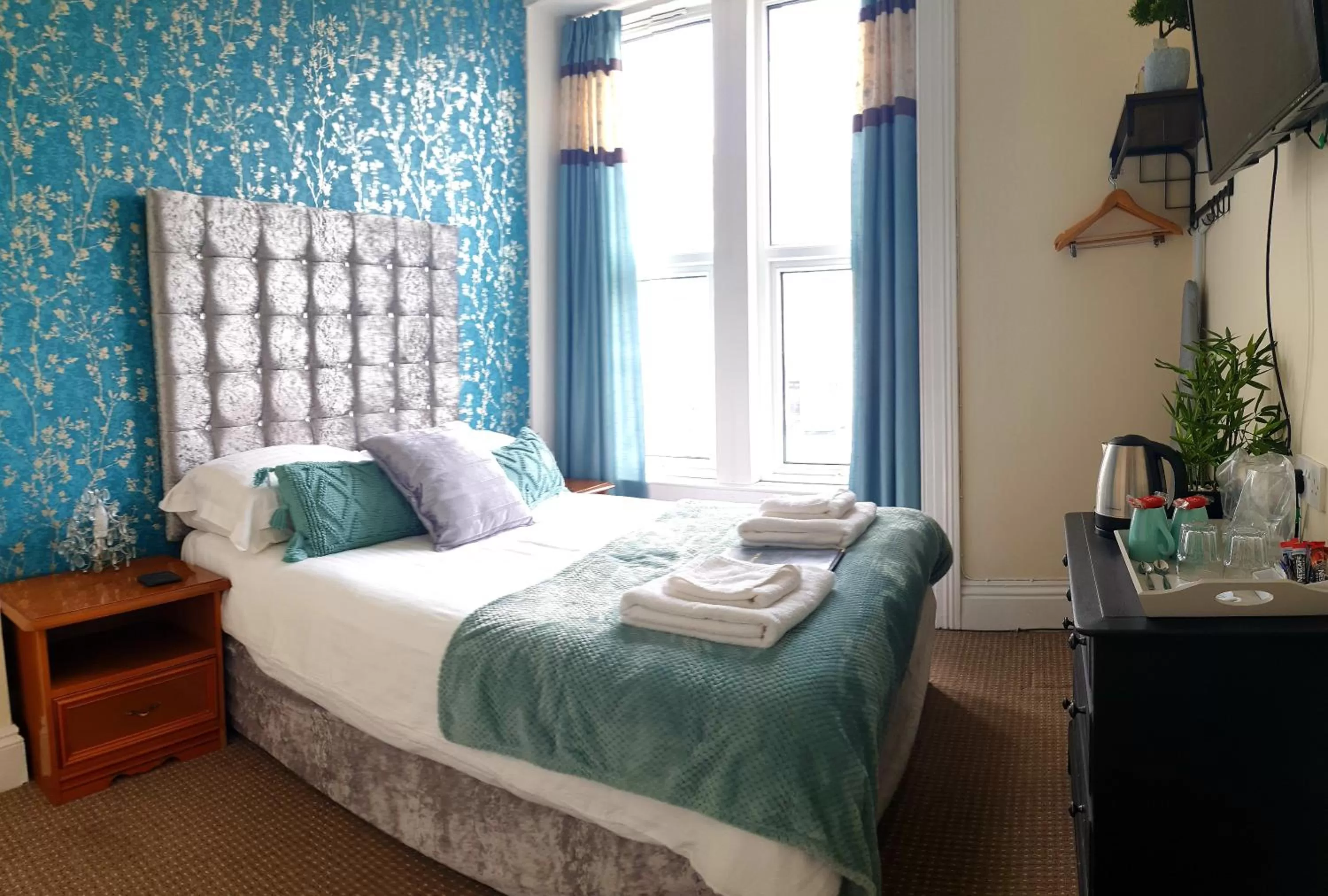Standard Double Room in The Senarth Guesthouse - Seaside Guesthouse with Breakfast & Free Parking