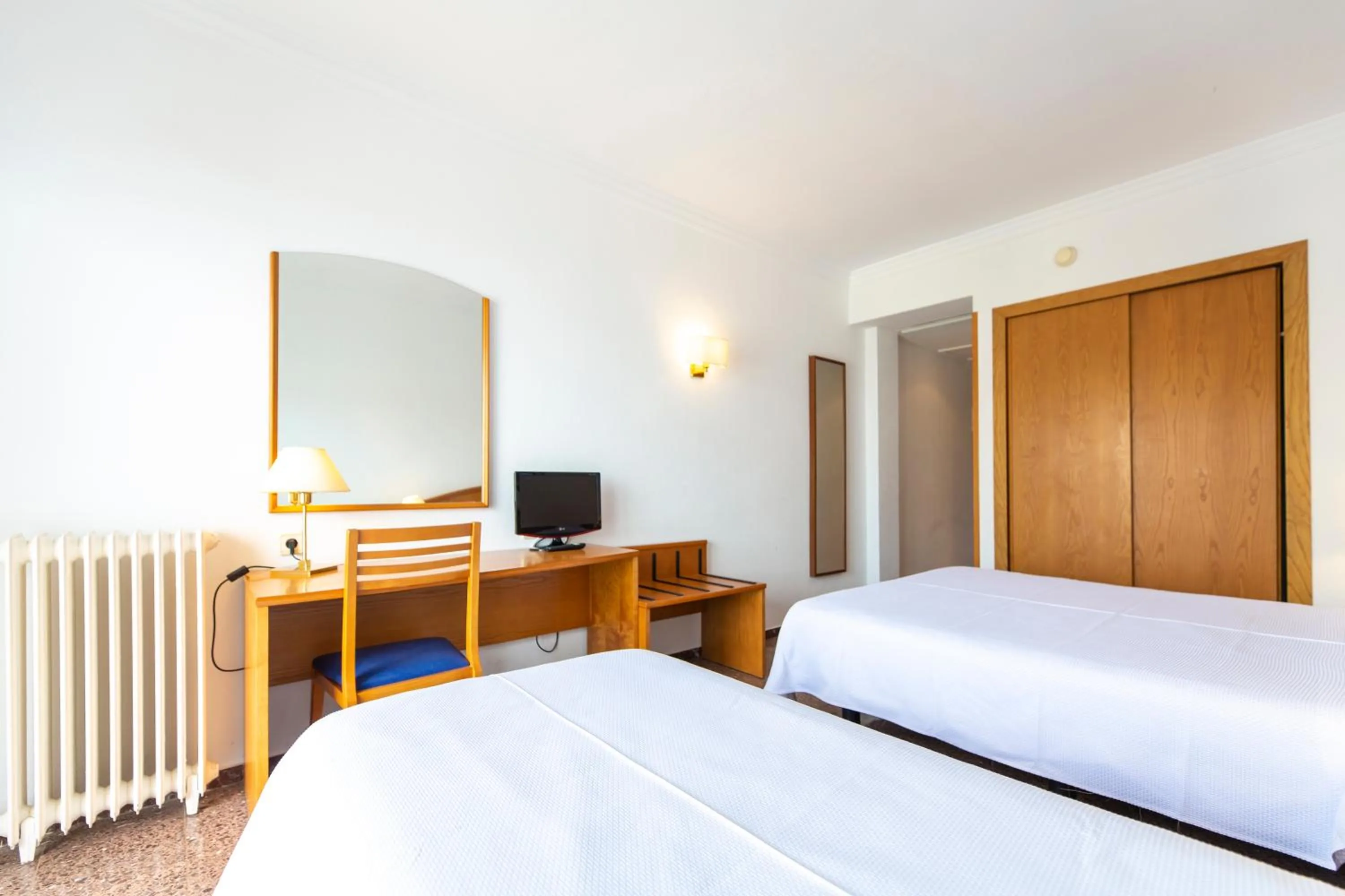 Photo of the whole room, Bed in Hotel Ramblamar