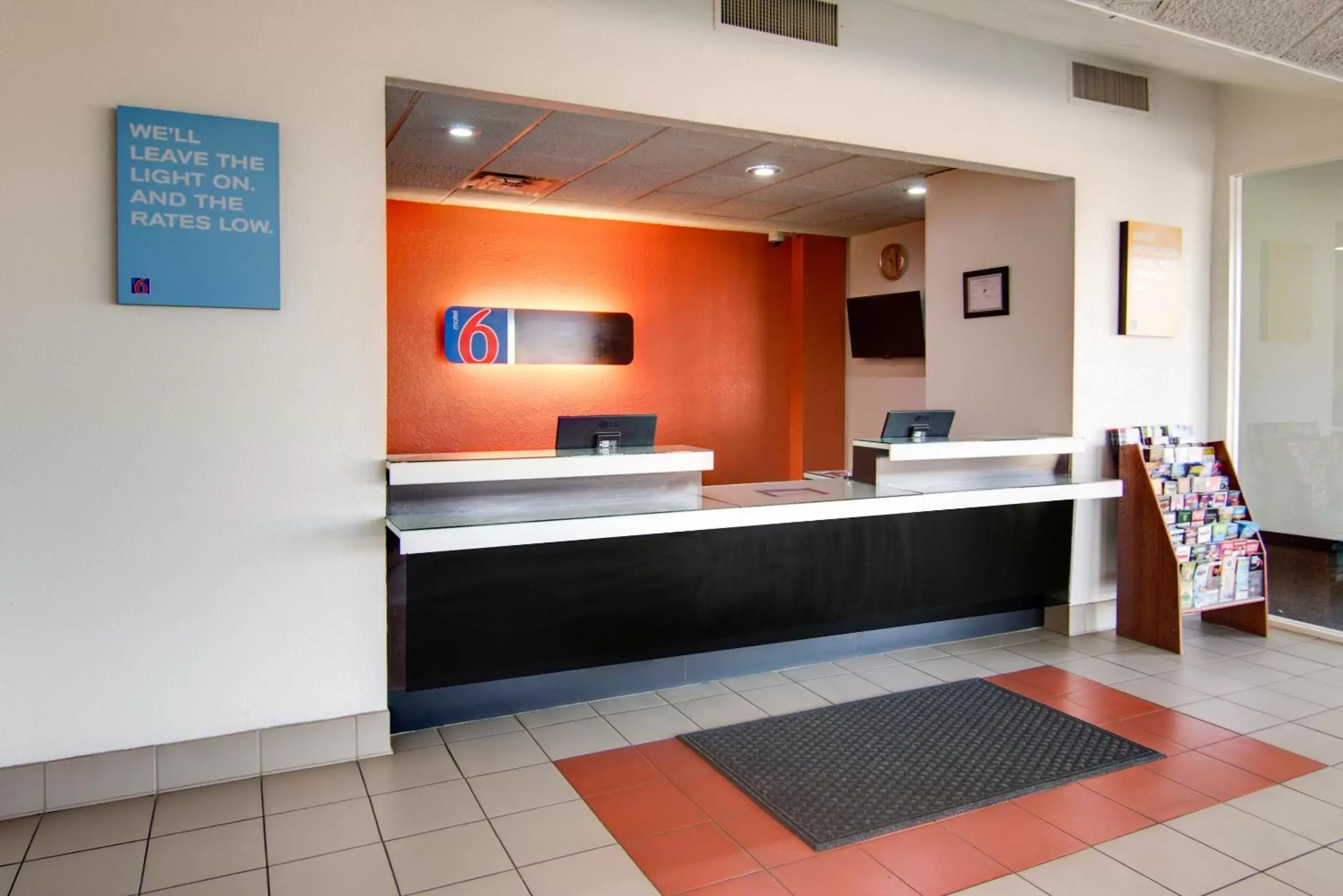 Property logo or sign, Lobby/Reception in Motel 6-Mount Pleasant, TX