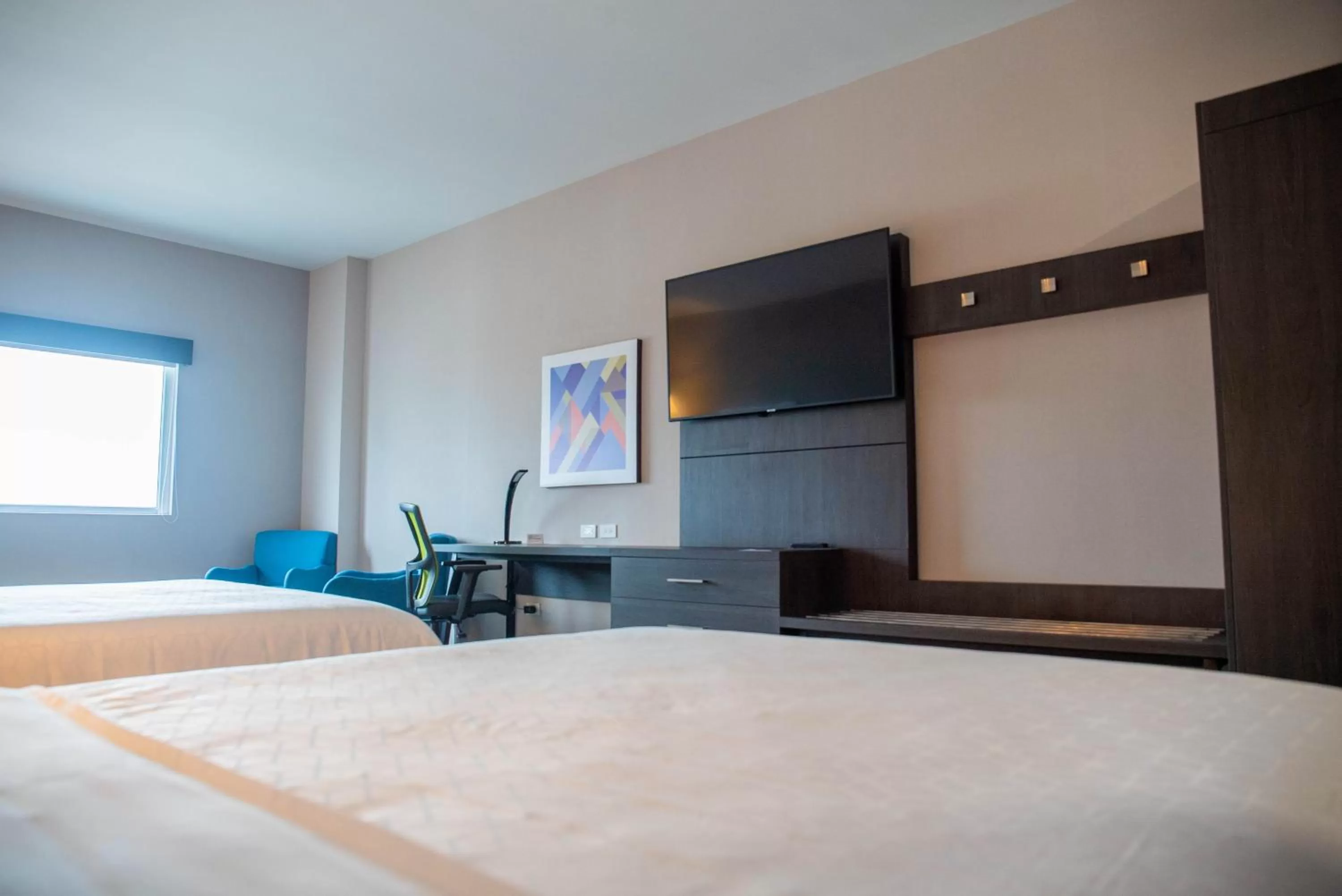 Bed in Holiday Inn Express & Suites - Tijuana Otay by IHG