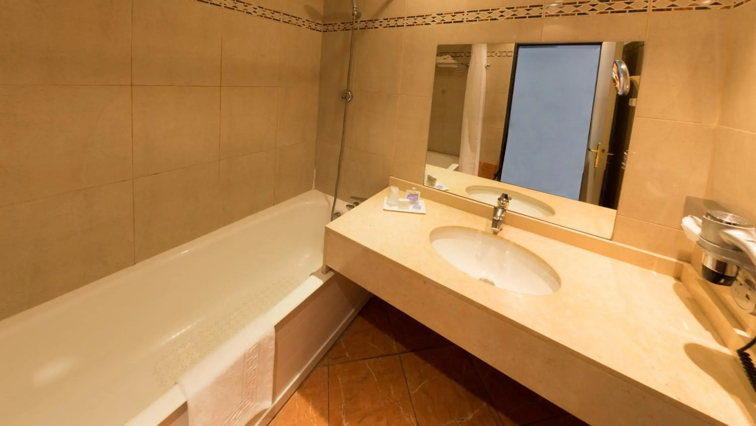Bathroom in Hôtel Ariane