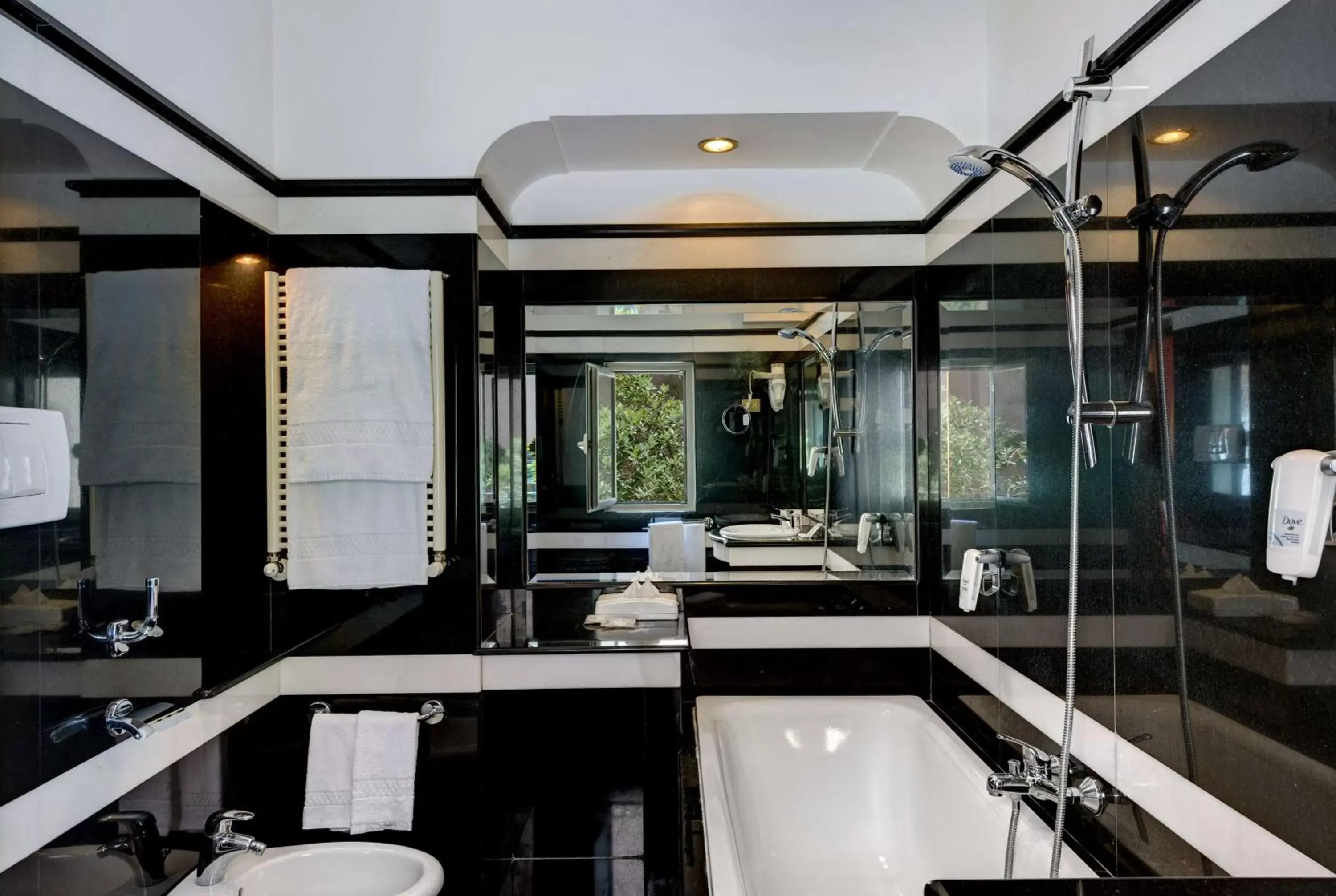 Bathroom in Best Western Hotel Rivoli