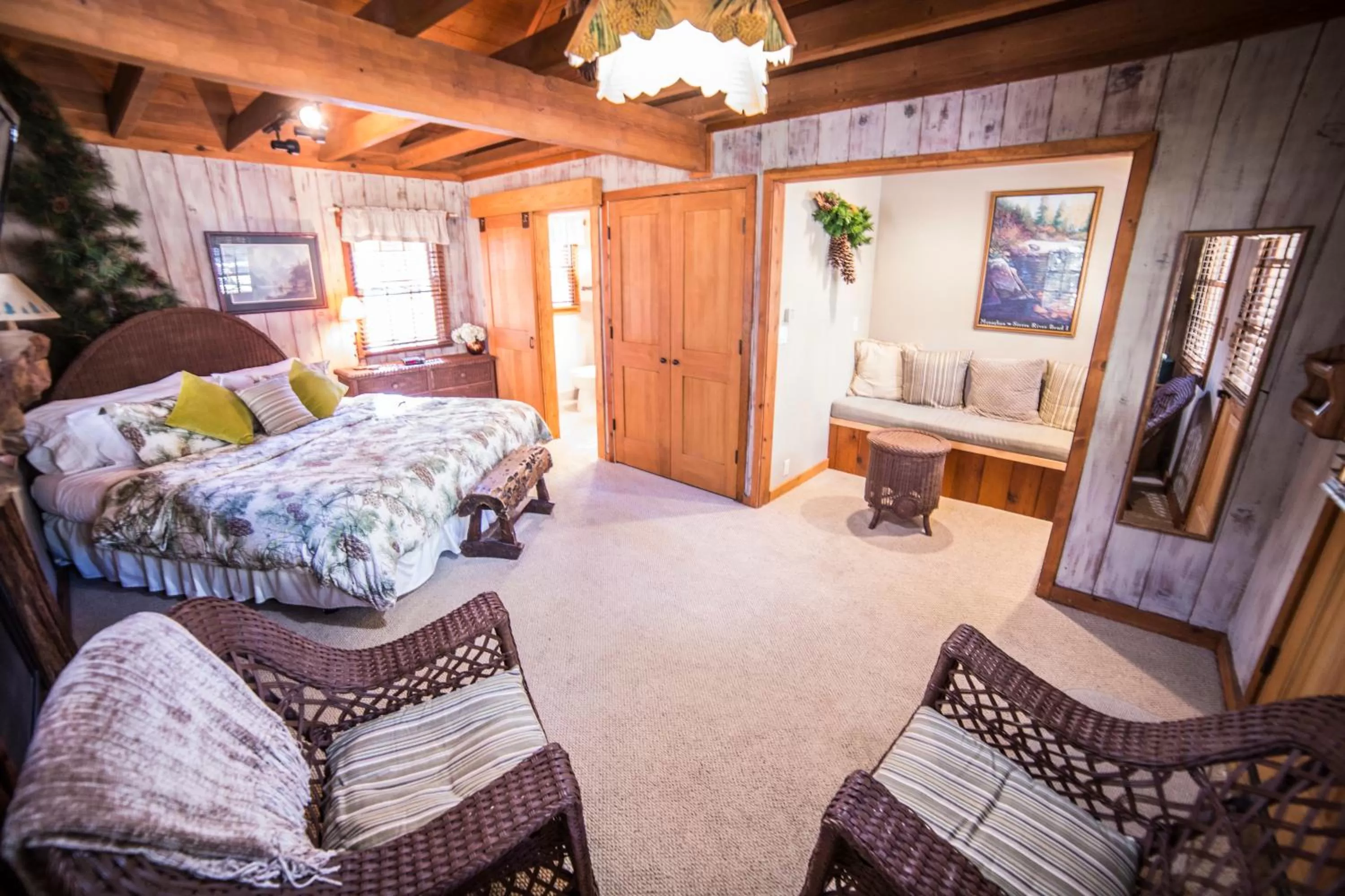 Photo of the whole room in Cottage Inn At Lake Tahoe