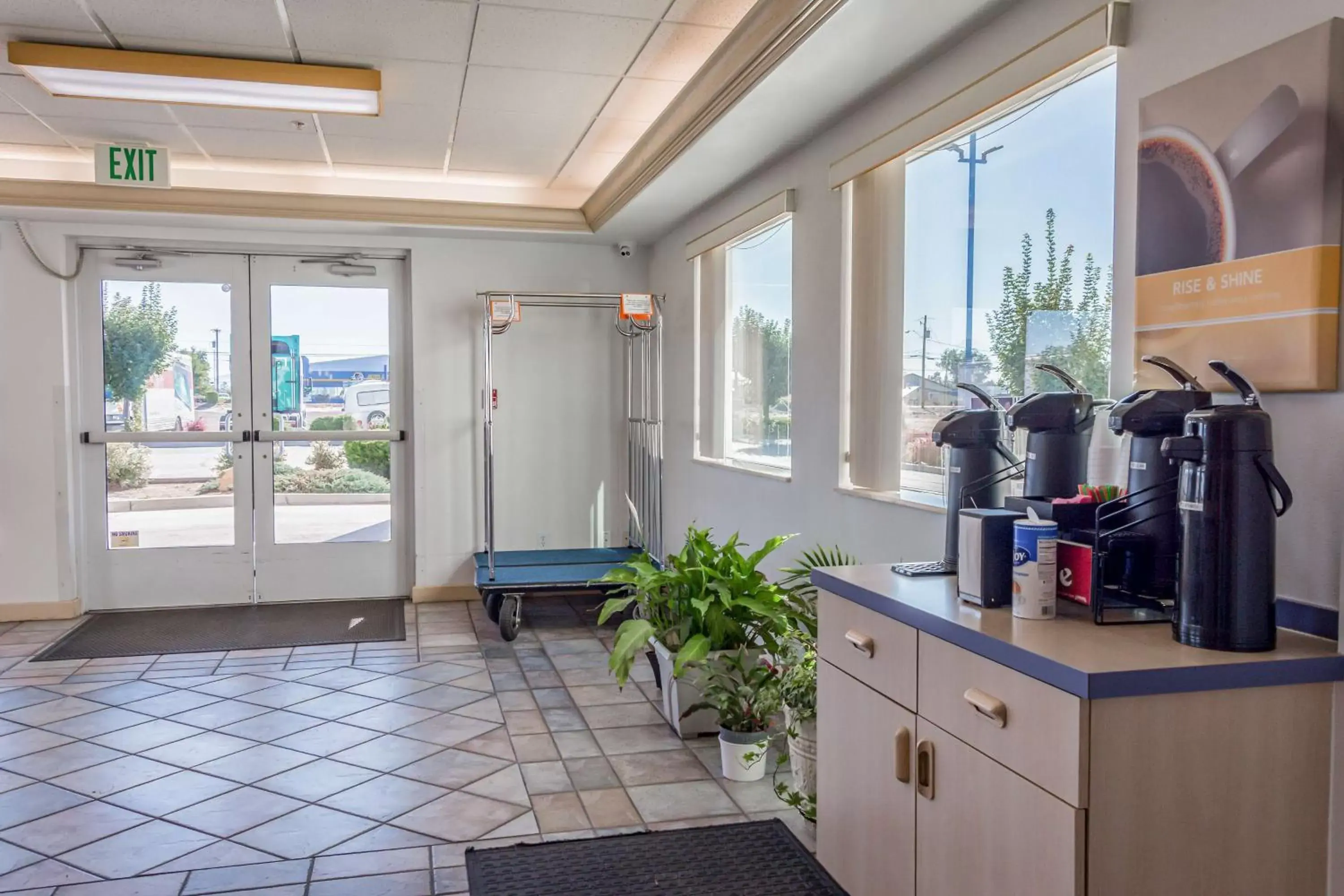 Coffee/tea facilities in Motel 6-Redmond, OR