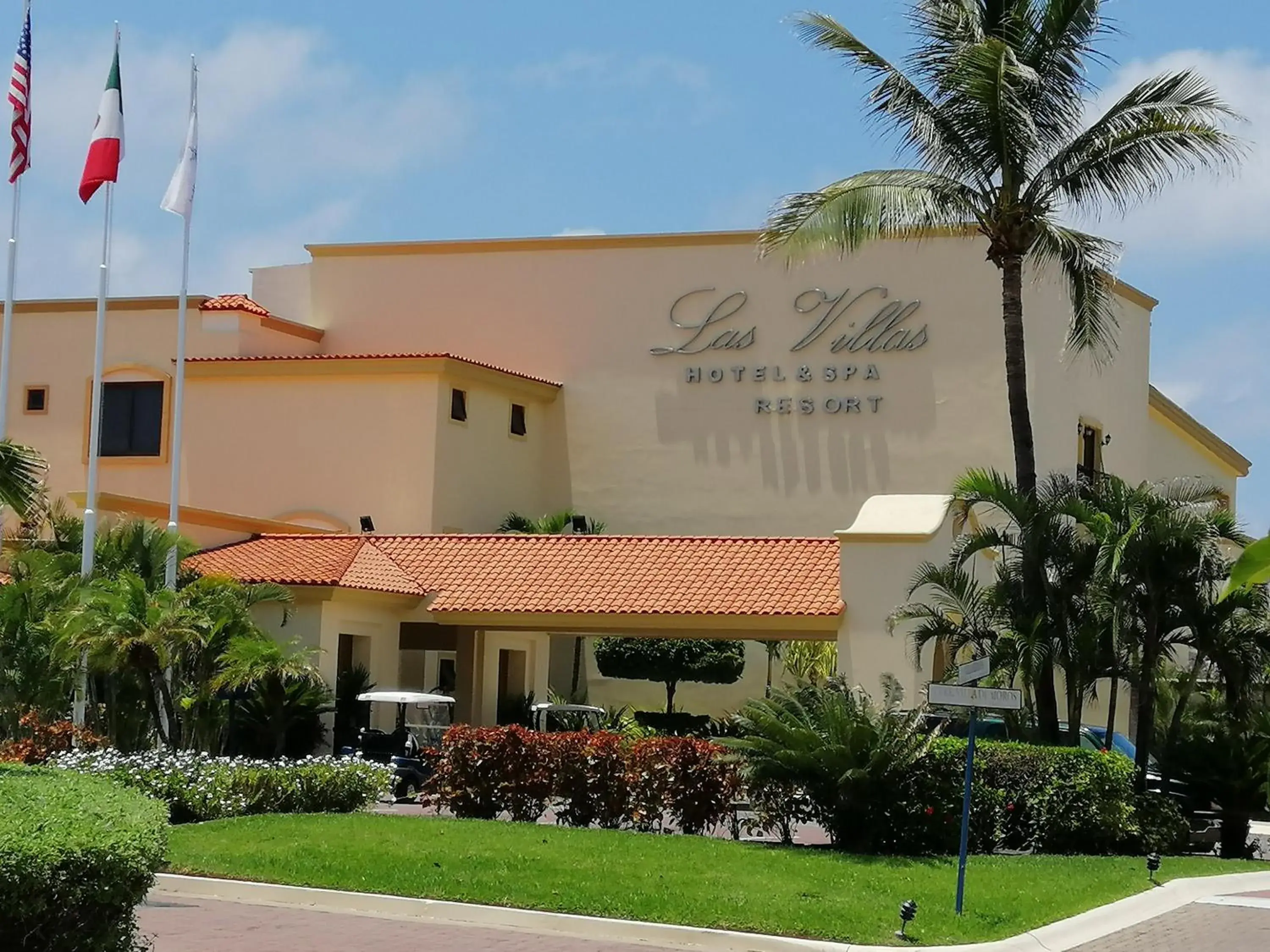 Facade/entrance, Property Building in Las Villas by Estrella del Mar