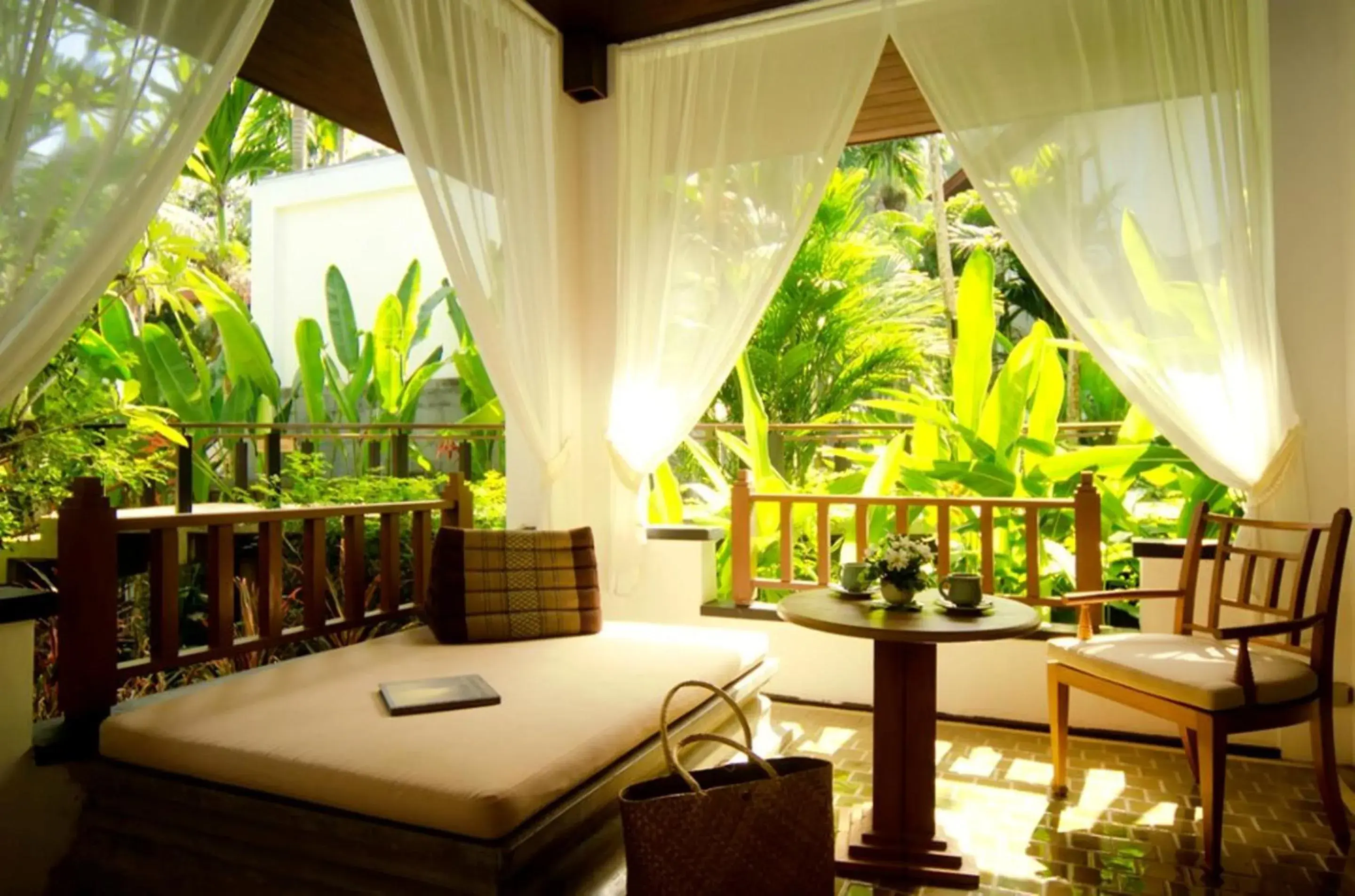 Balcony/Terrace, Restaurant/Places to Eat in Nakamanda Resort and Spa- SHA Plus