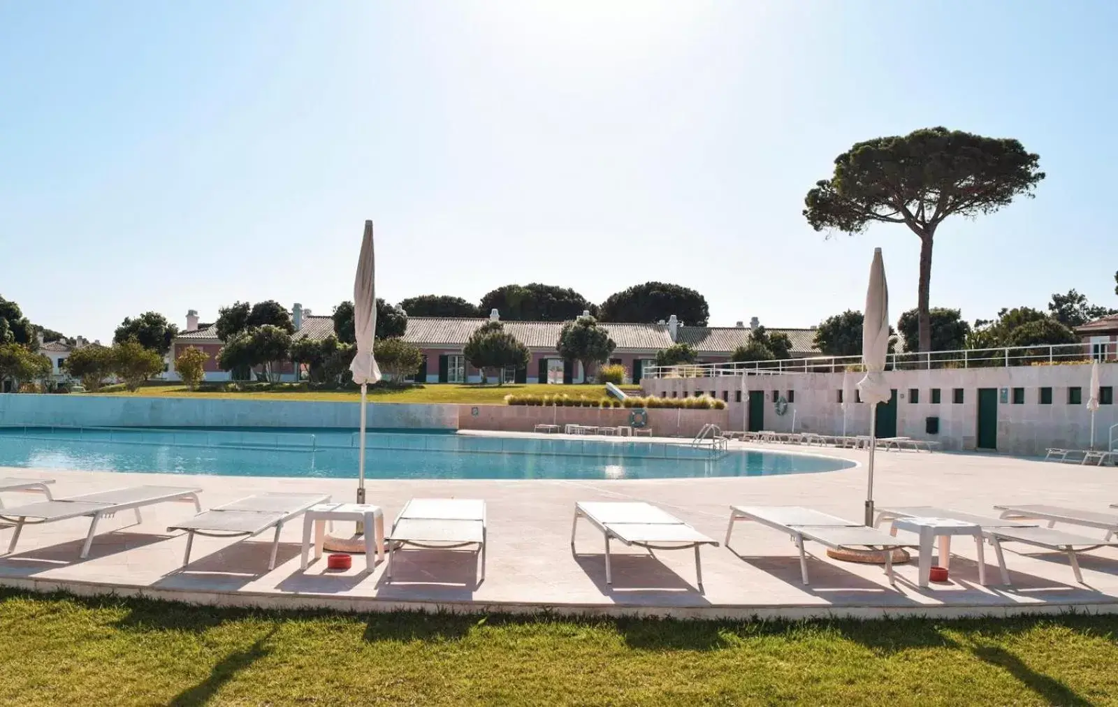 Garden, Swimming Pool in Vila Bicuda Resort