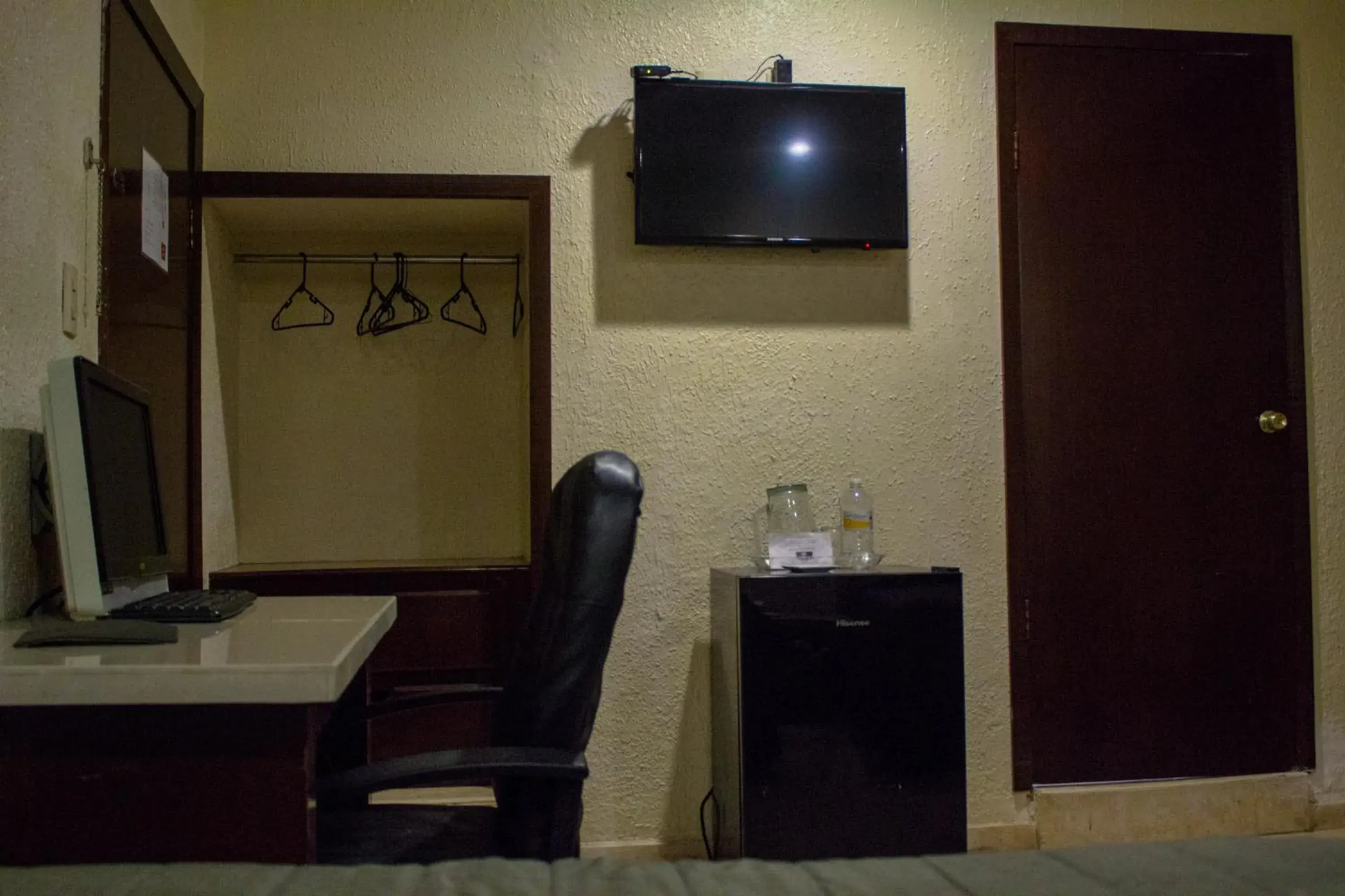 Off site, TV/Entertainment Center in Hotel America Palacio