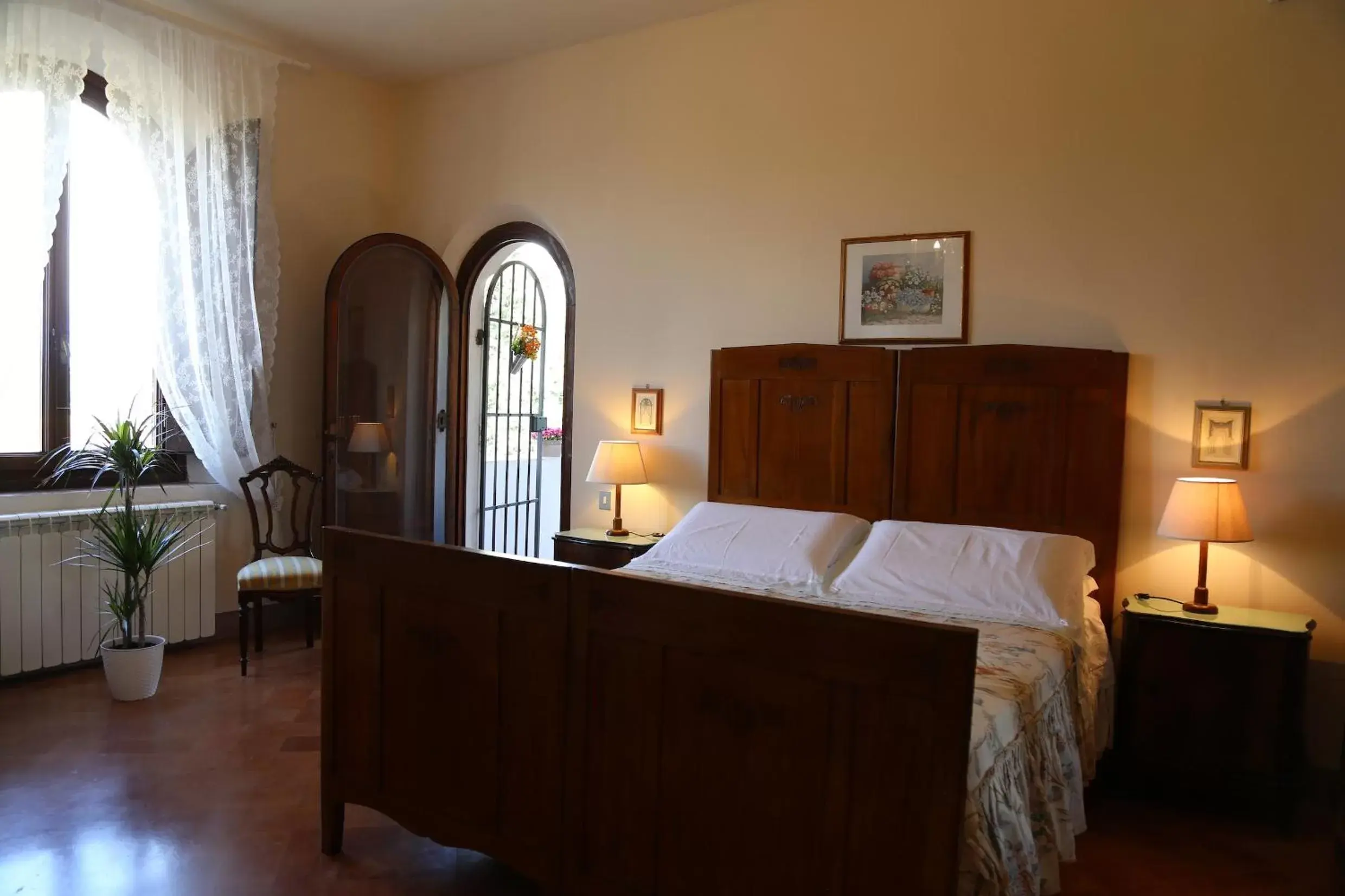 Photo of the whole room, Bed in Villa Albertina