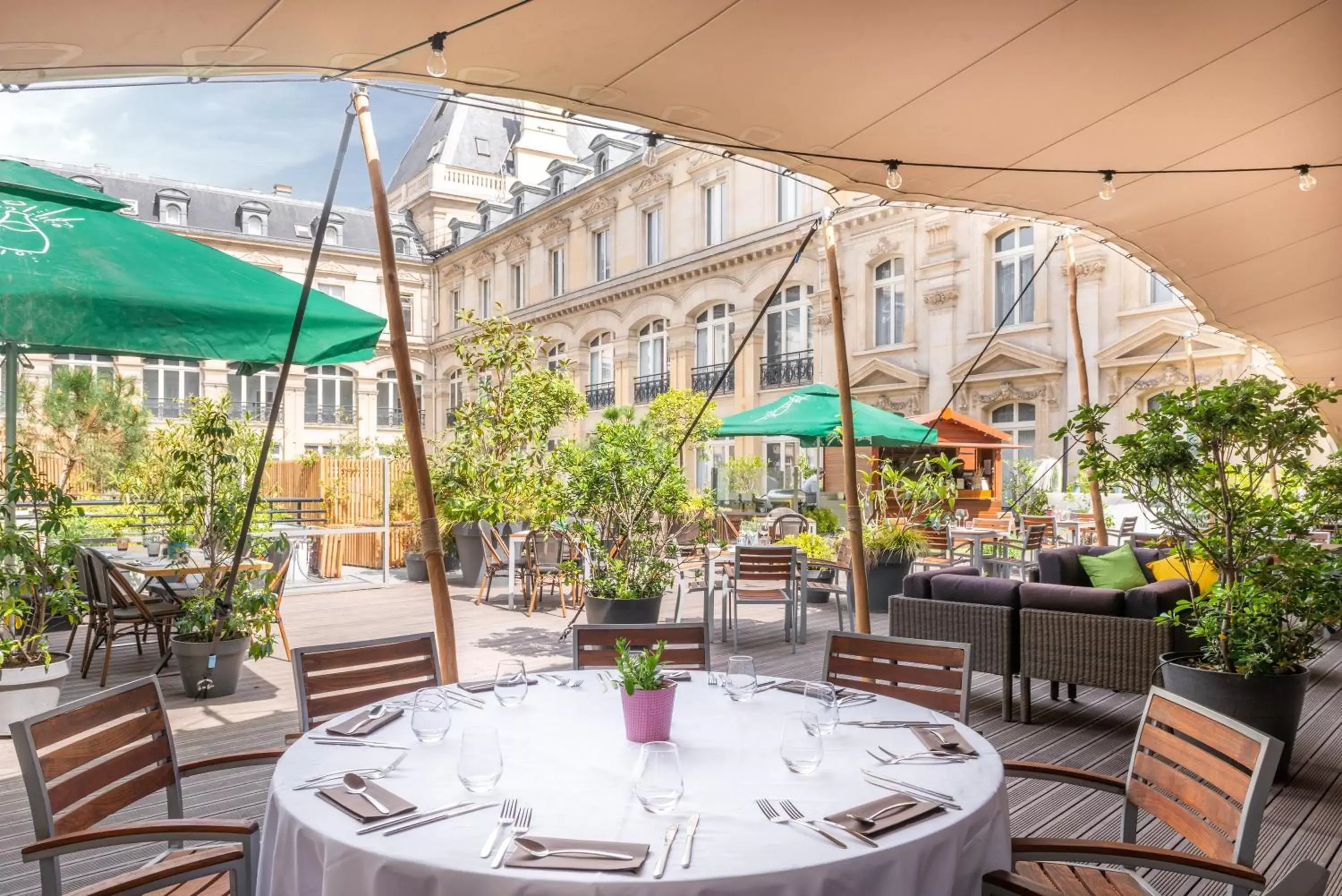 Banquet/Function facilities, Restaurant/Places to Eat in Crowne Plaza Paris République, an IHG Hotel