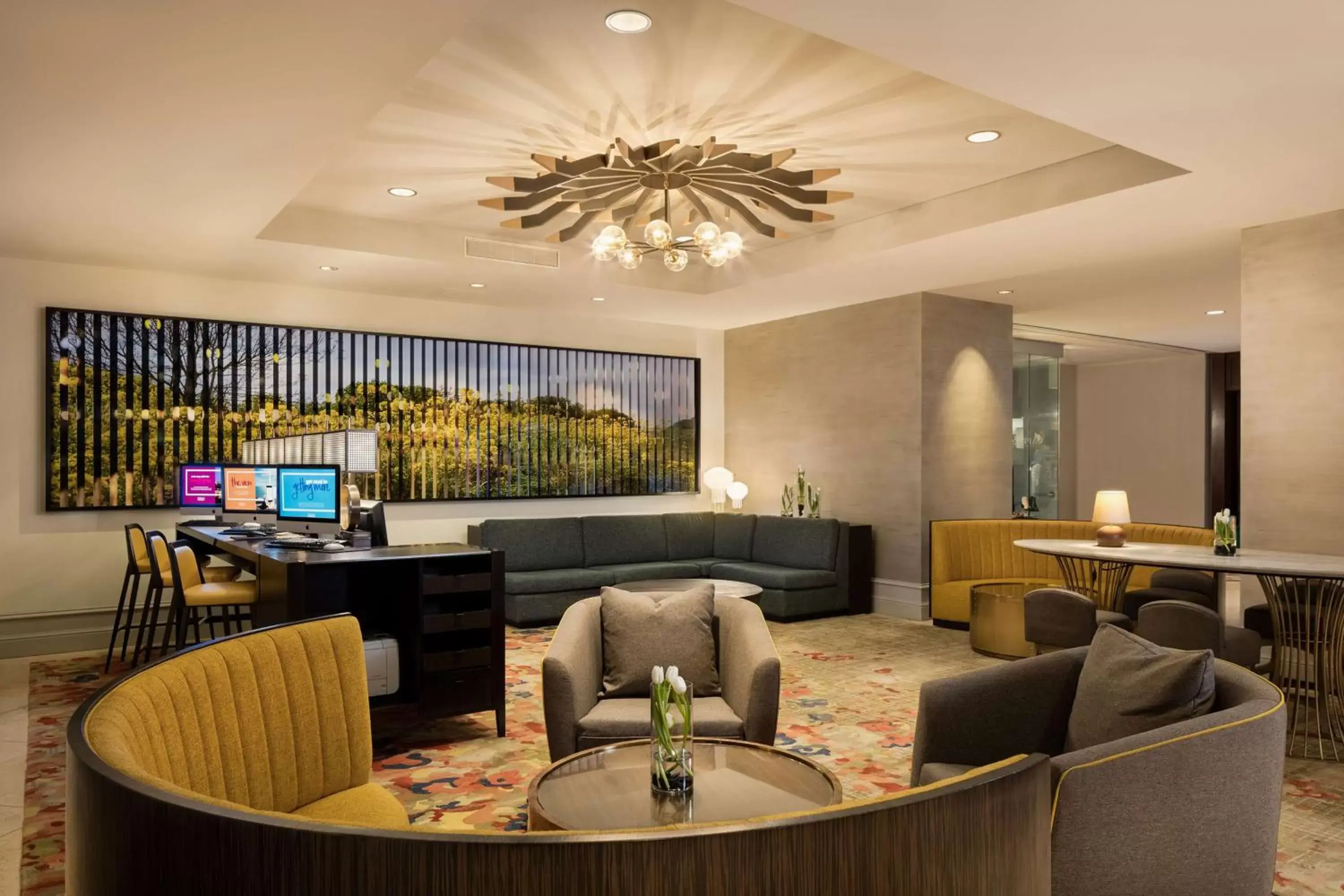 Business facilities, Seating Area in Hilton Austin