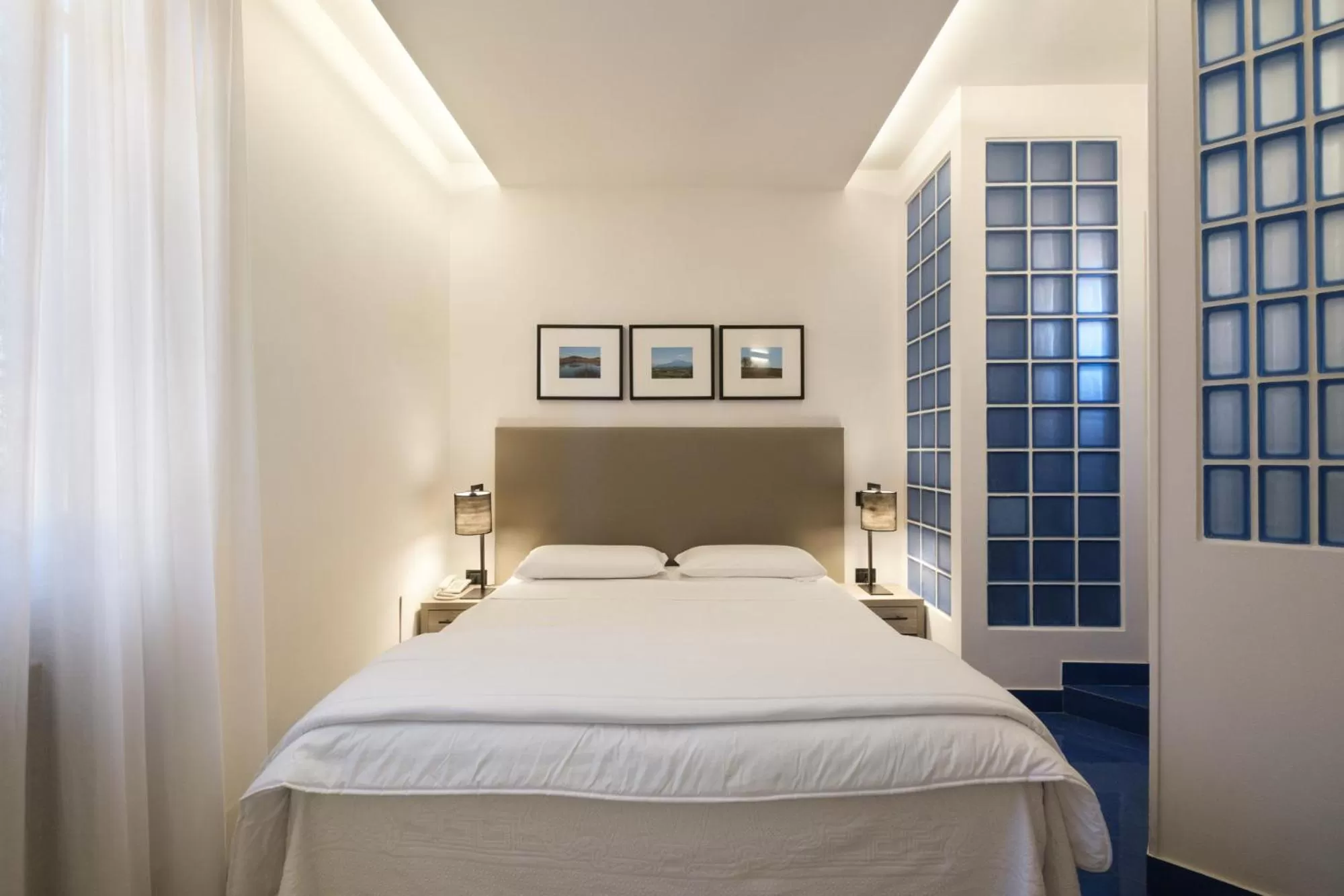 View (from property/room), Bed in Hotel Ristorante Alla Vittoria