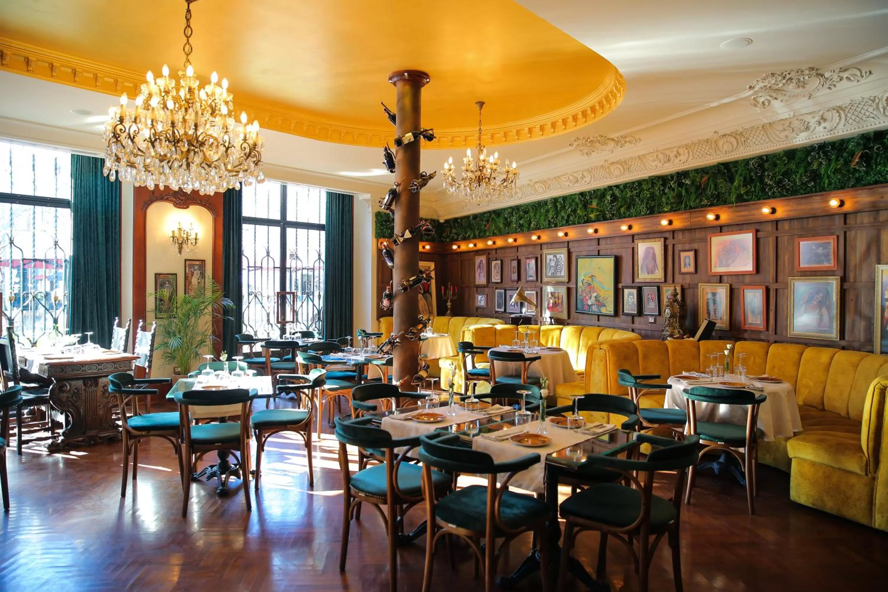 Restaurant/places to eat in Hotel Epidamn Boutique & Spa