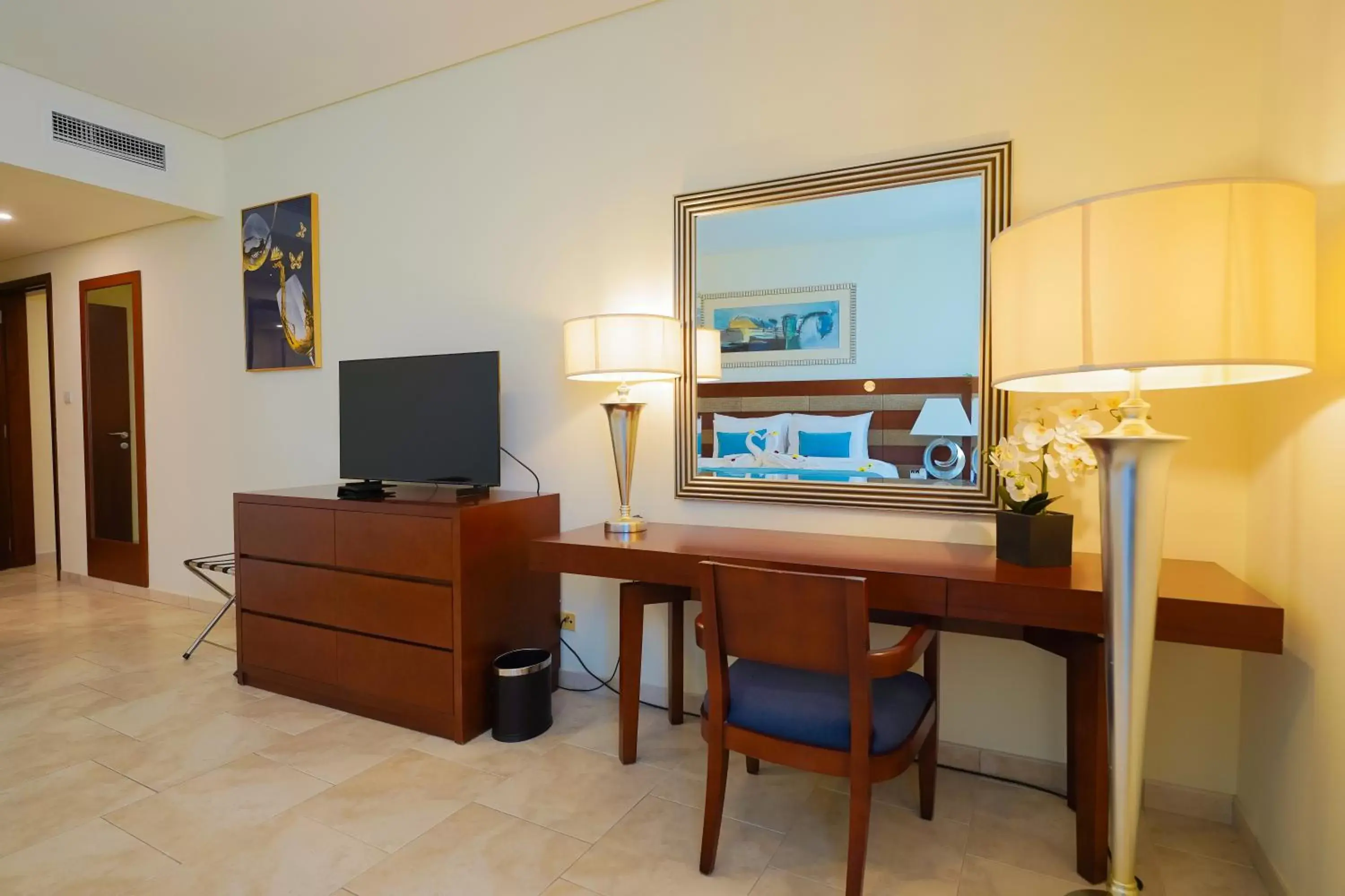 TV and multimedia, TV/Entertainment Center in Blue Beach Tower The Walk JBR