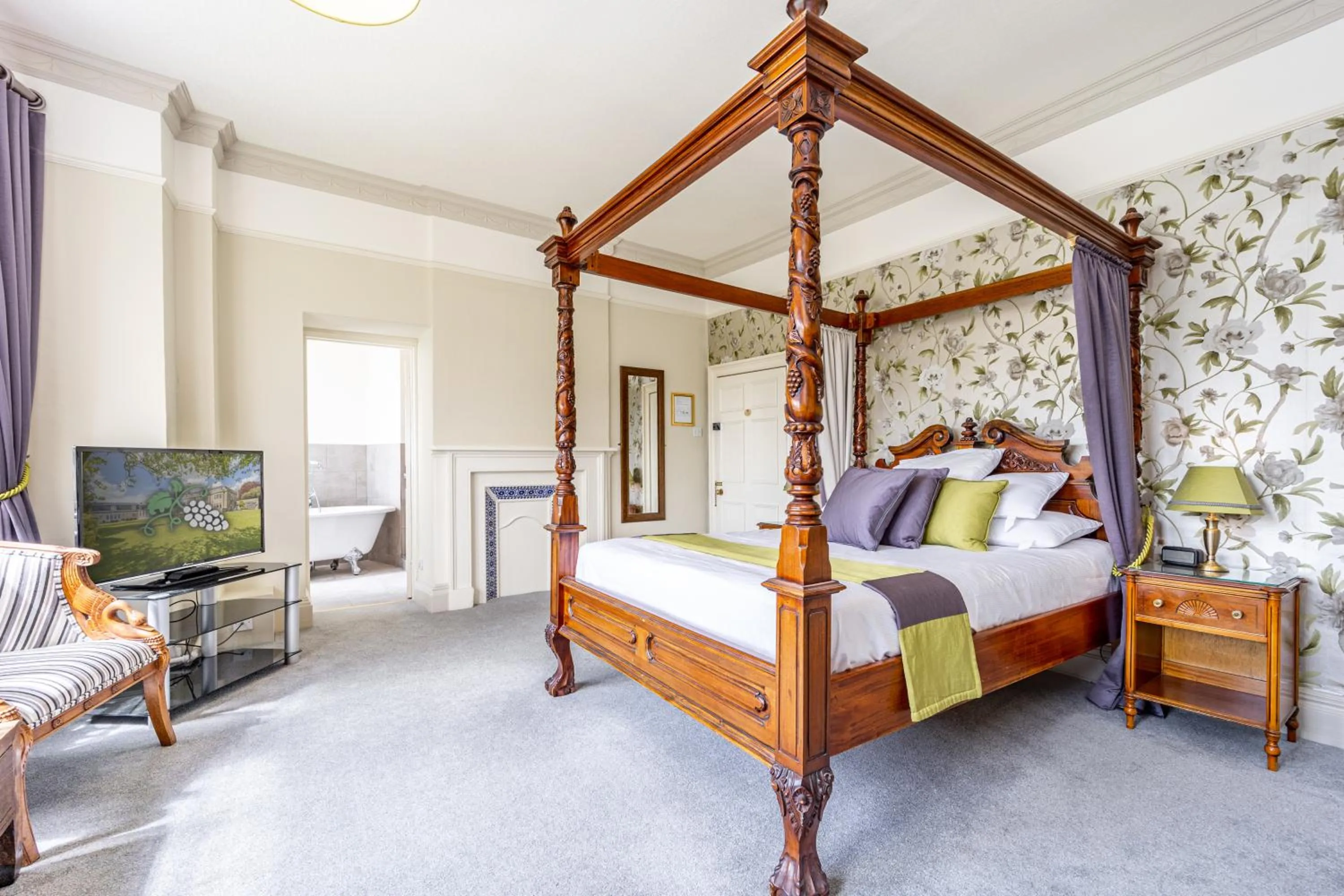 Photo of the whole room, Bed in Leigh Park Country House Hotel & Vineyard, BW Signature Collection