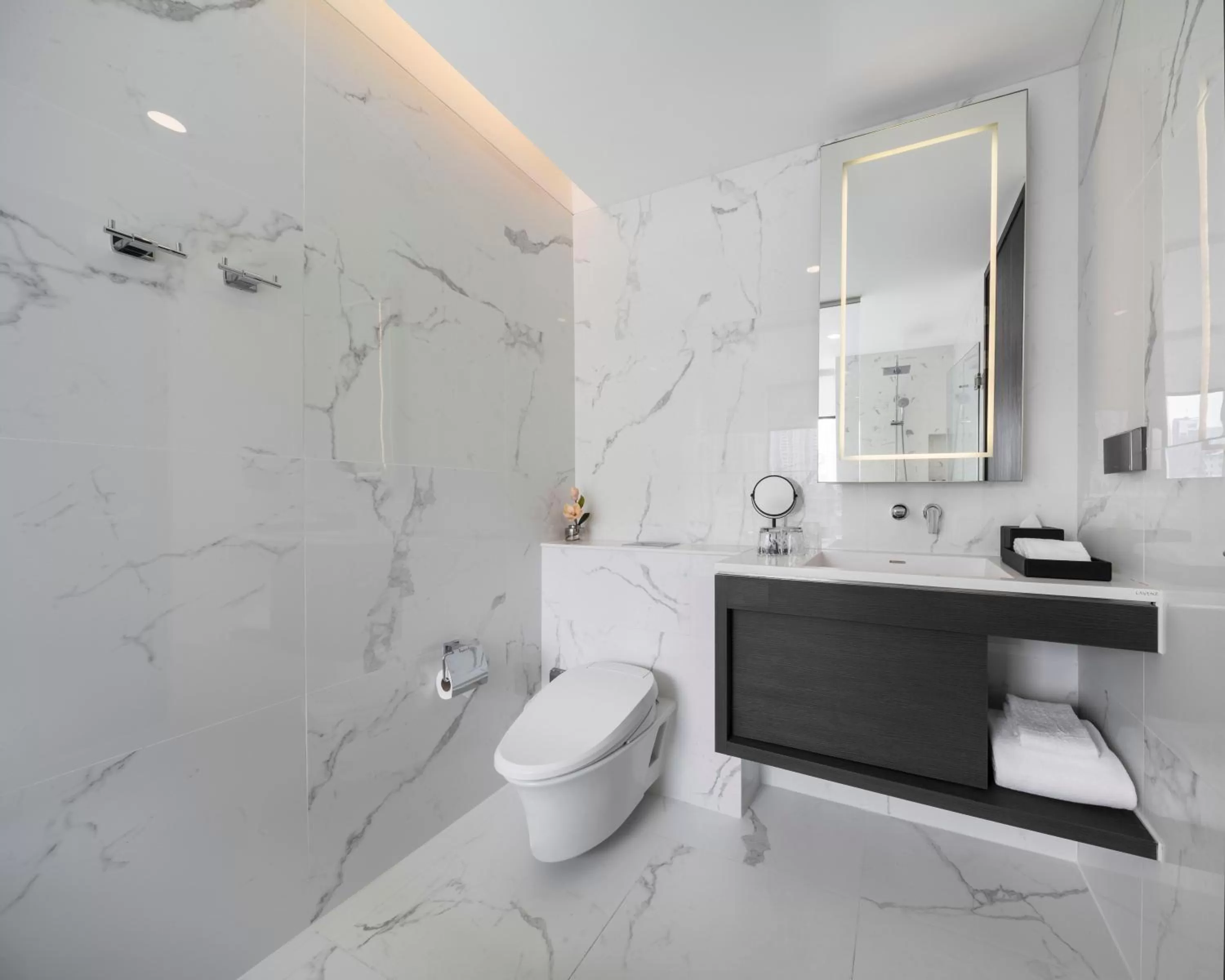 Shower in Wyndham Bangkok Queen Convention Centre