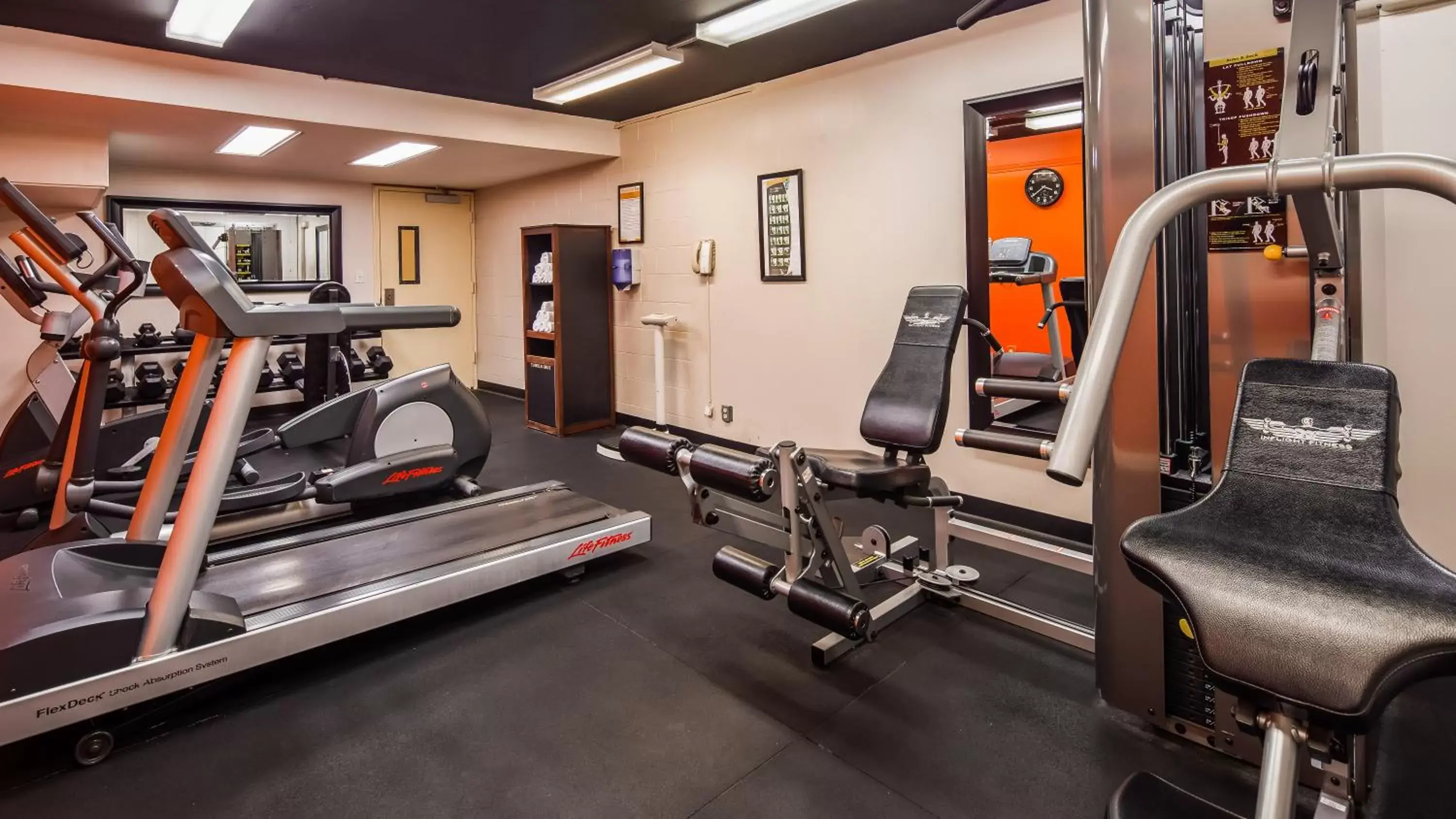 Spa and wellness centre/facilities, Fitness Center/Facilities in Airport Honolulu Hotel