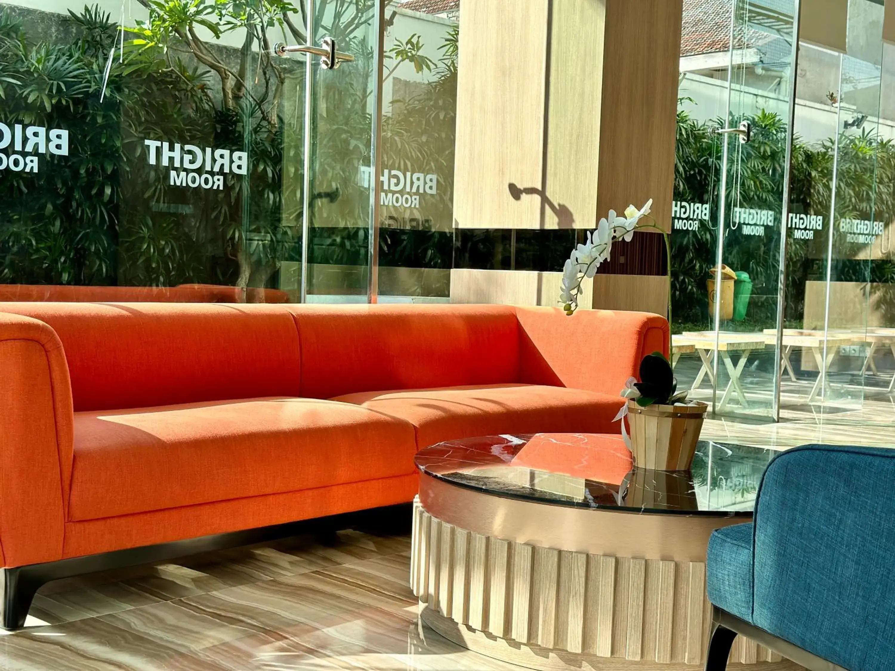 Lobby or reception in HARRIS Hotel & Conventions Gubeng Lobby or reception in HARRIS Hotel & Conventions Gubeng