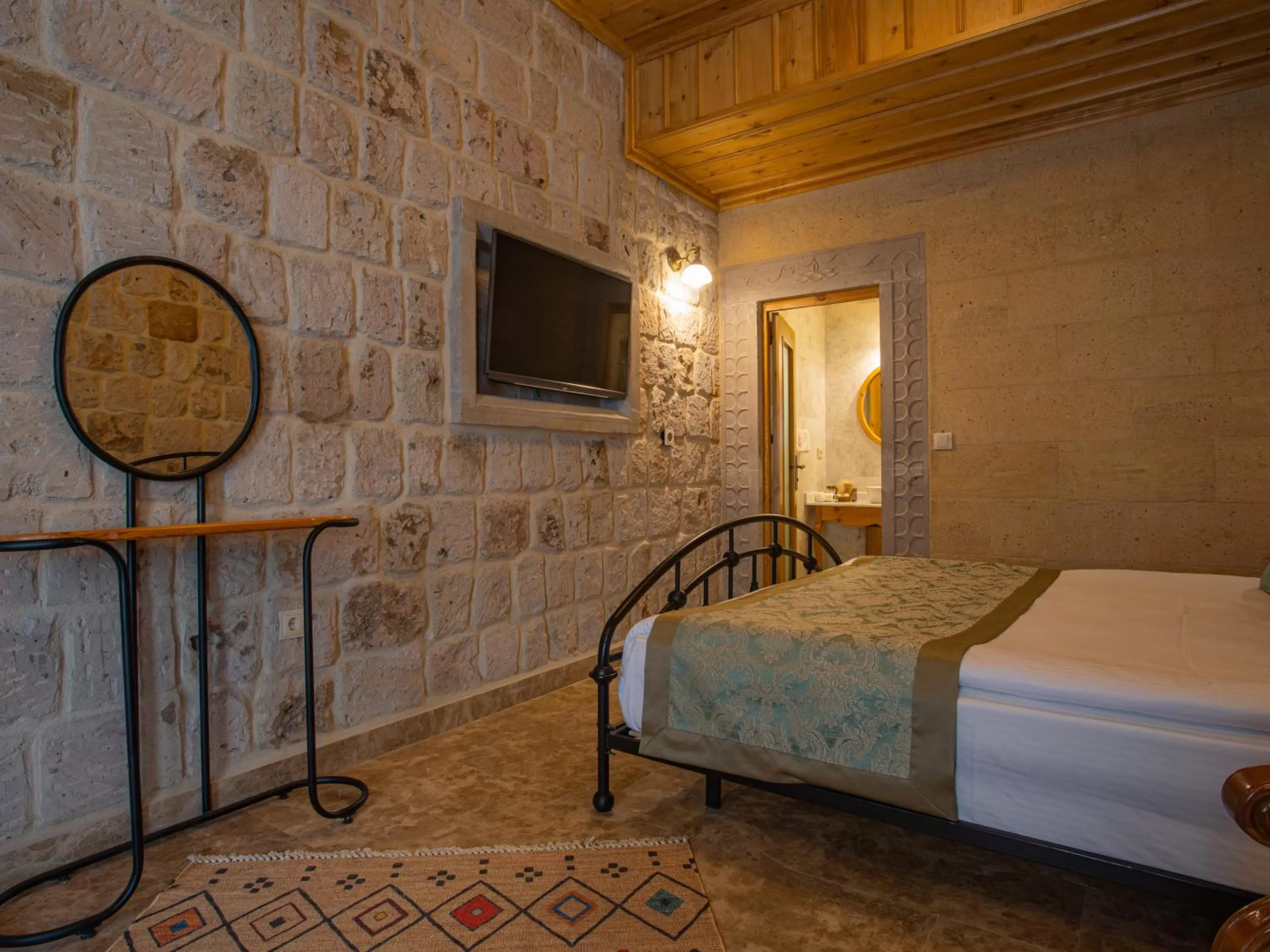 Massage, Bed in Cratus Stone Palace