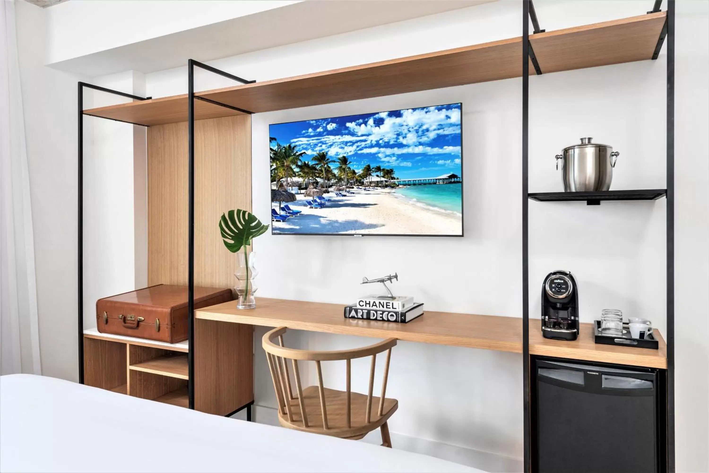 TV and multimedia, Bed in Upsun Hotel TV and multimedia, Bed in Upsun Hotel