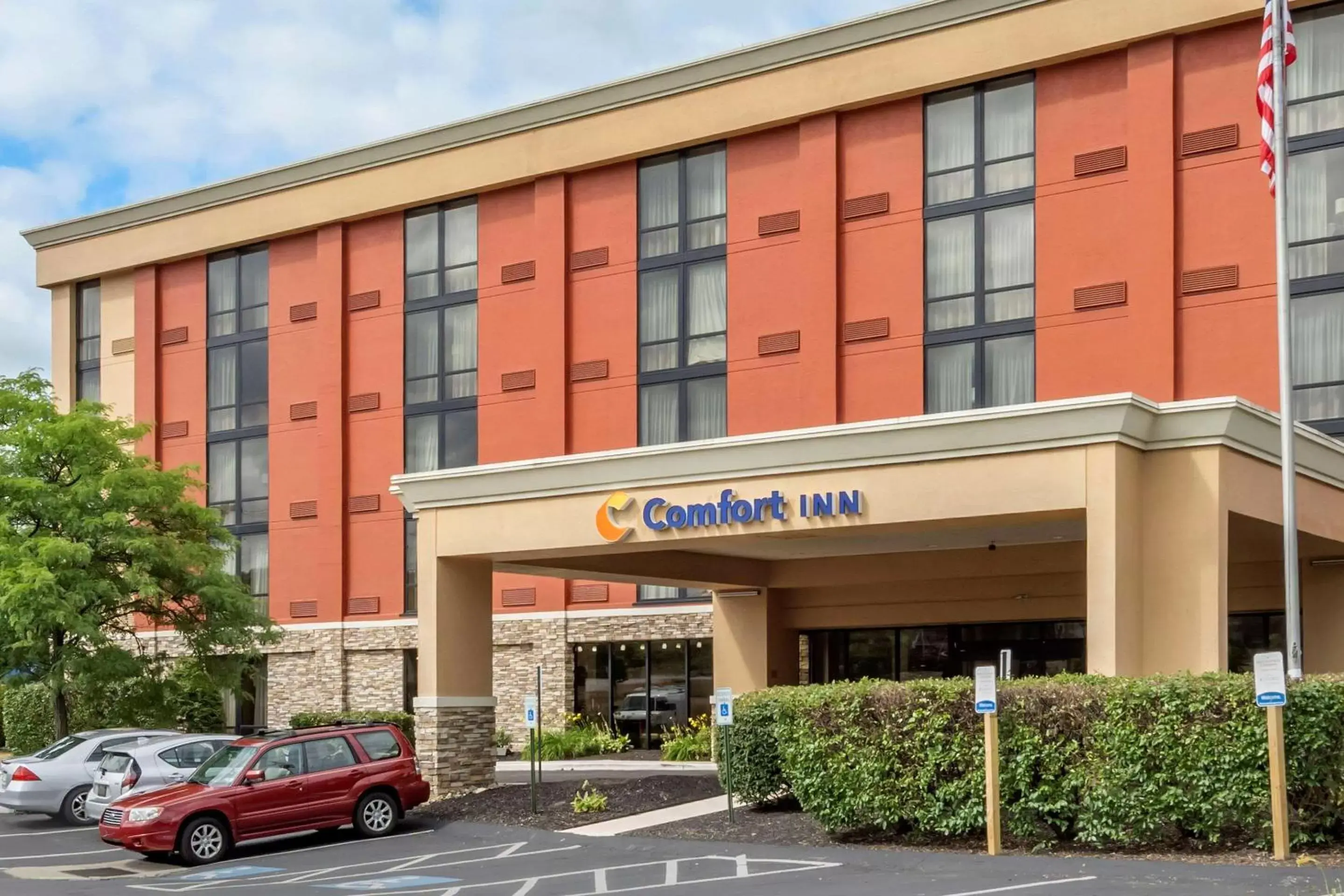 Property Building in Comfort Inn Cranberry Township