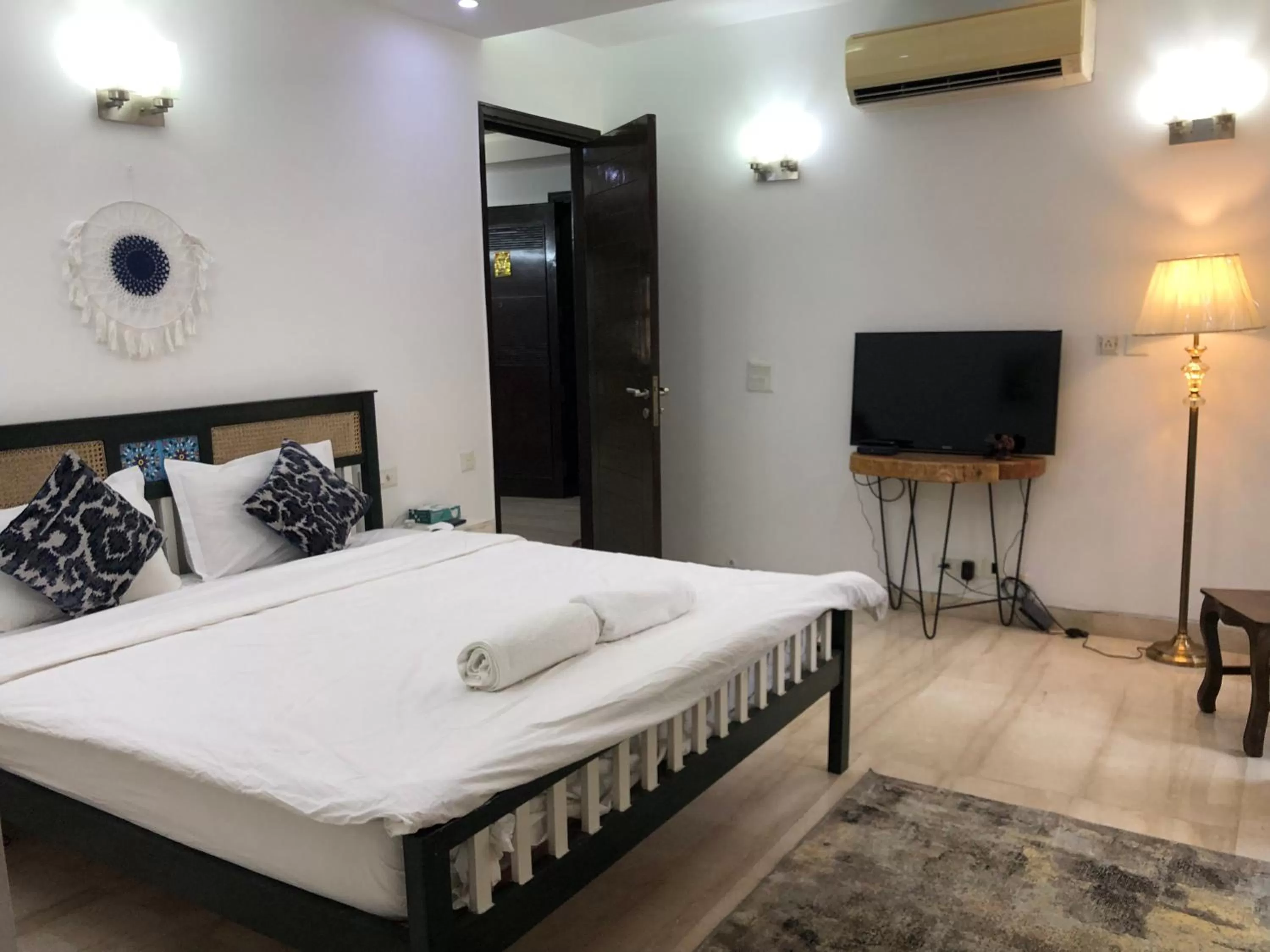 TV and multimedia, Bed in Avatar Living @Safdarjung Enclave