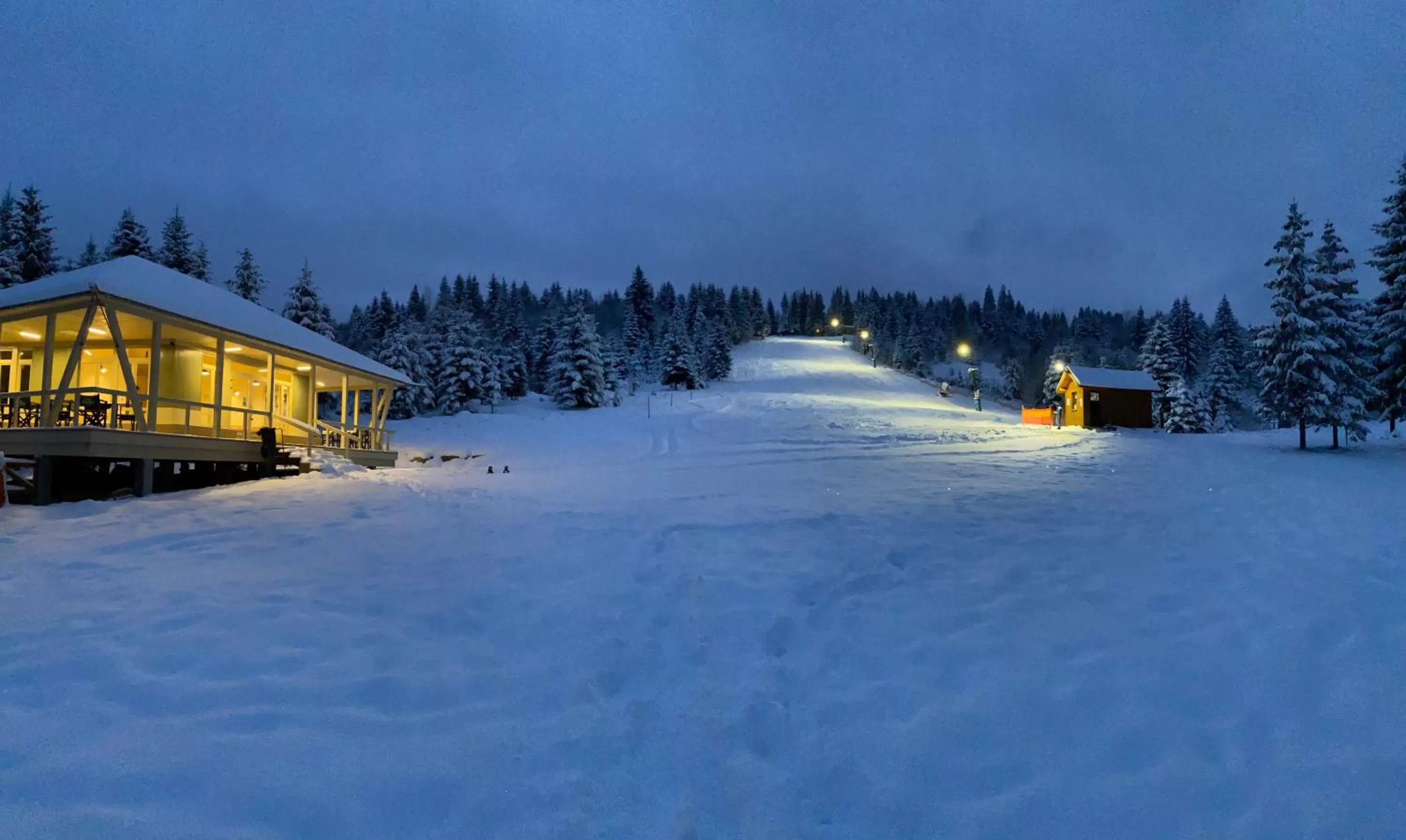 Skiing in Mountain-Rest Pension