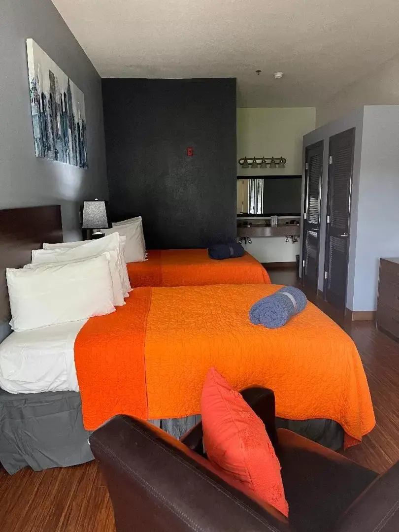 Bedroom, Bed in Orange County National Golf Center and Lodge