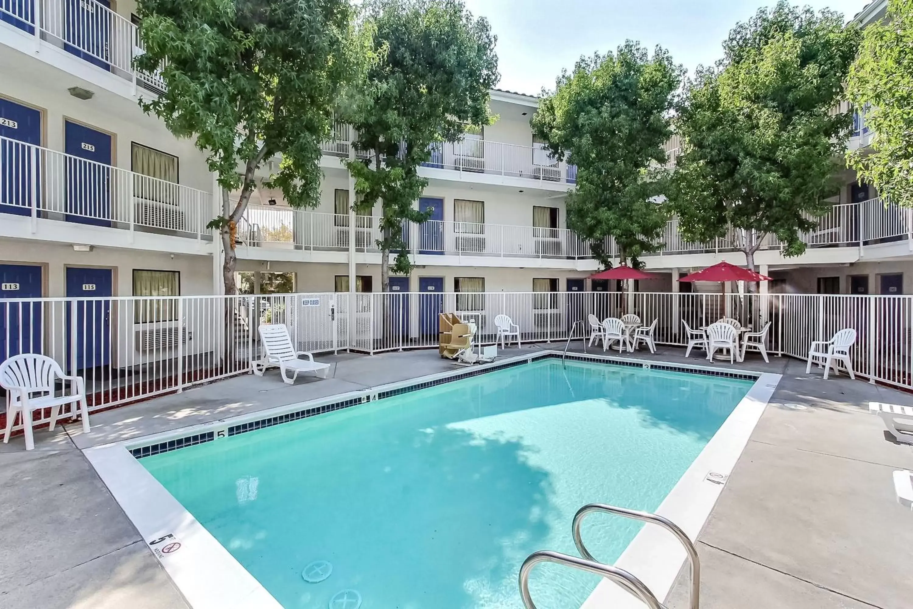 Facade/entrance, Swimming Pool in Motel 6-Sunnyvale, CA - North