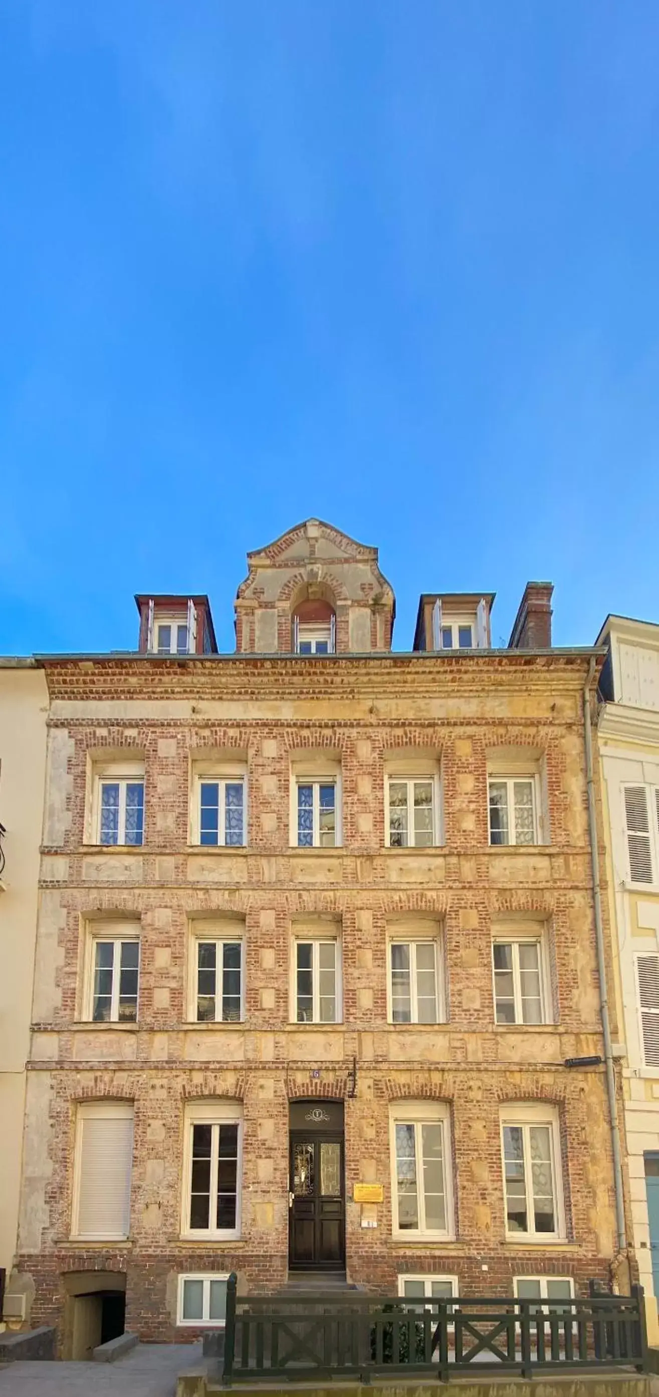 Property Building in TOWNHOUSE TROUVILLE - Appart'Hotel & Studios