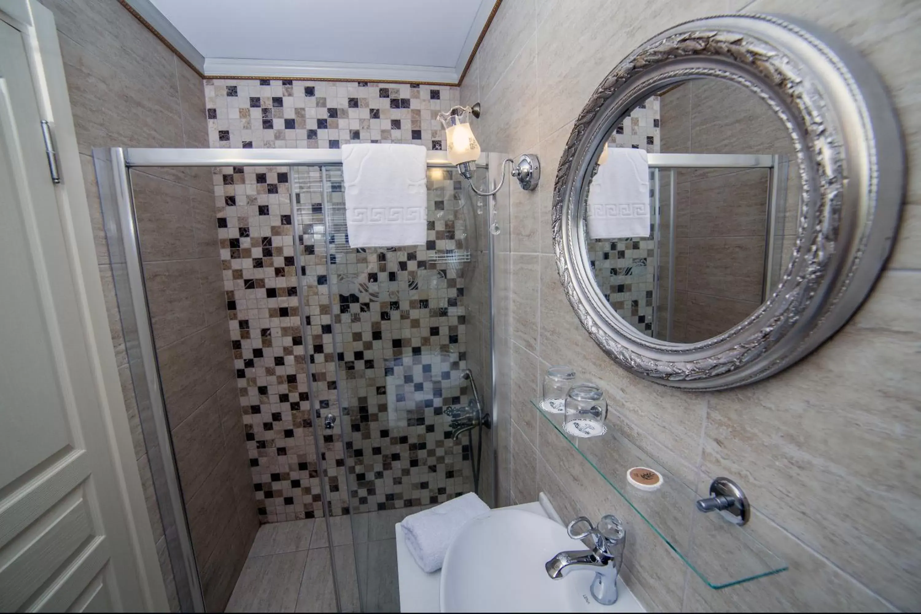 Bathroom in HHK Hotel