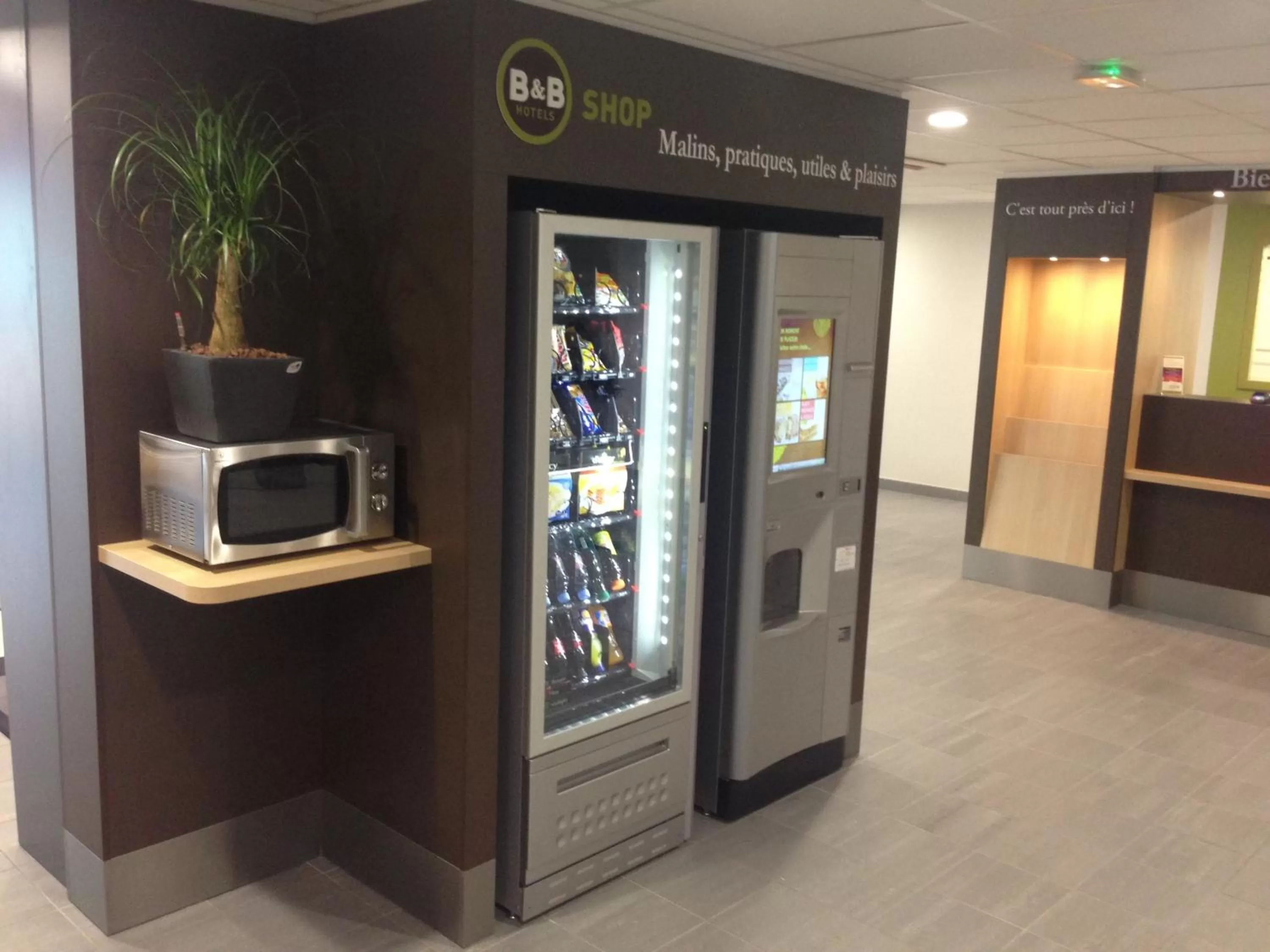 Food and drinks in B&B HOTEL Lyon Sud États-Unis