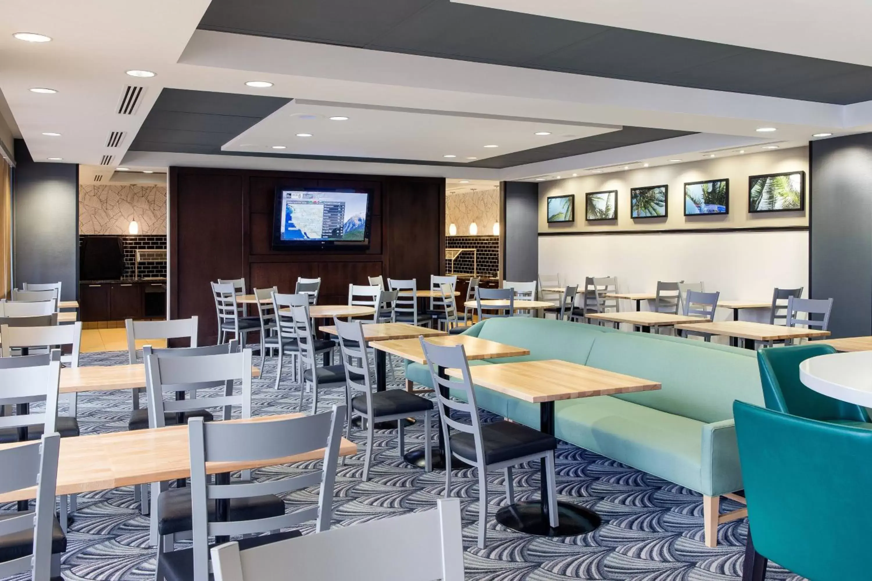 Restaurant/Places to Eat in Residence Inn Los Angeles Burbank/Downtown