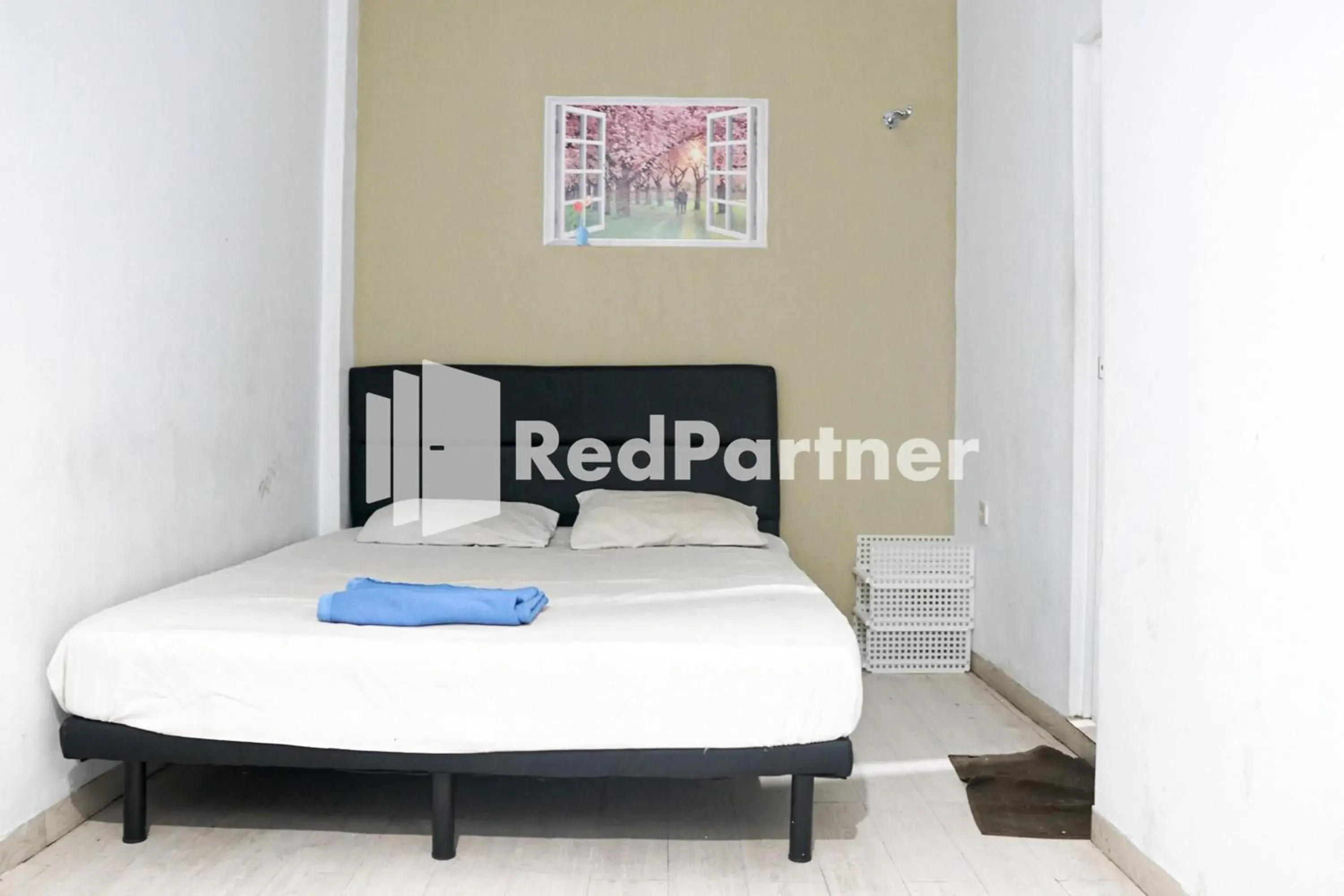Bedroom, Bed in Cosmo Harmoni RedPartner