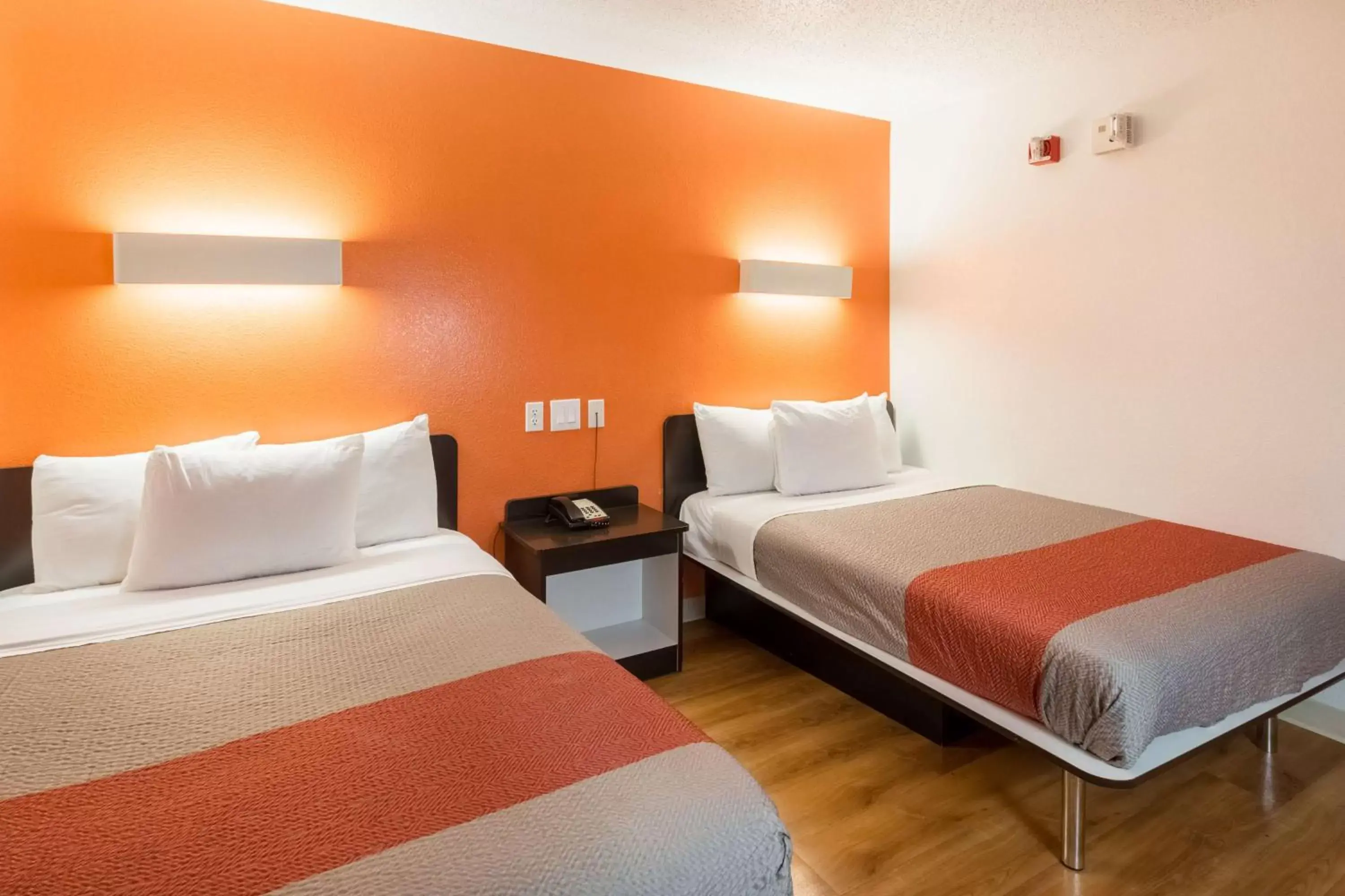 Quadruple Room - single occupancy - Disability Access - Roll in Shower in Motel 6-Irving, TX - DFW Airport North Quadruple Room - single occupancy - Disability Access - Roll in Shower in Motel 6-Irving, TX - DFW Airport North