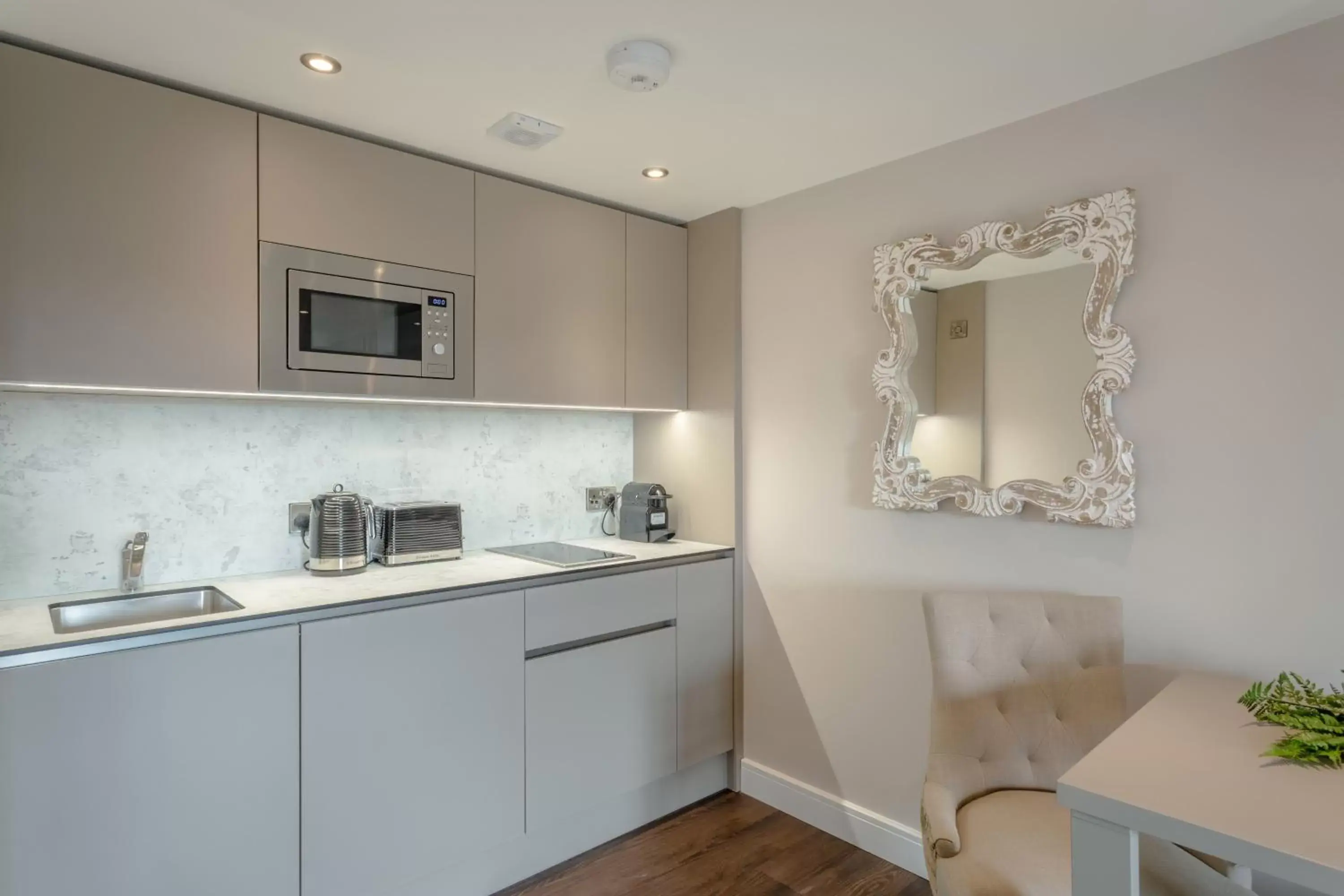 Kitchen or kitchenette, Kitchen/Kitchenette in Heritage Mews Nottingham