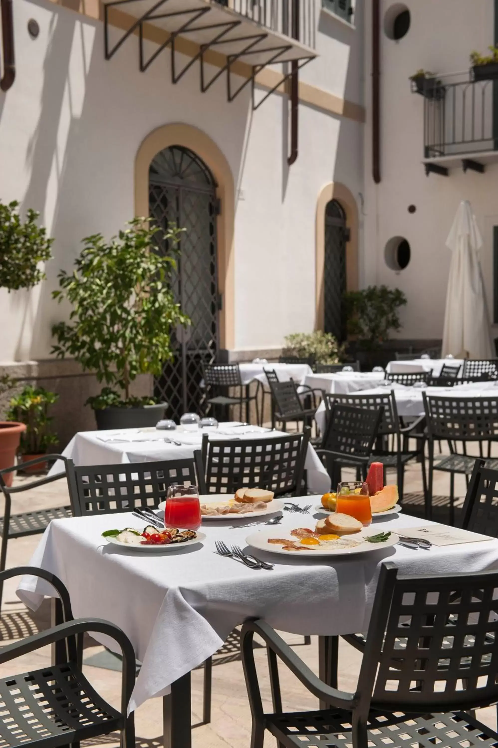 Restaurant/Places to Eat in Hotel Palazzo Brunaccini