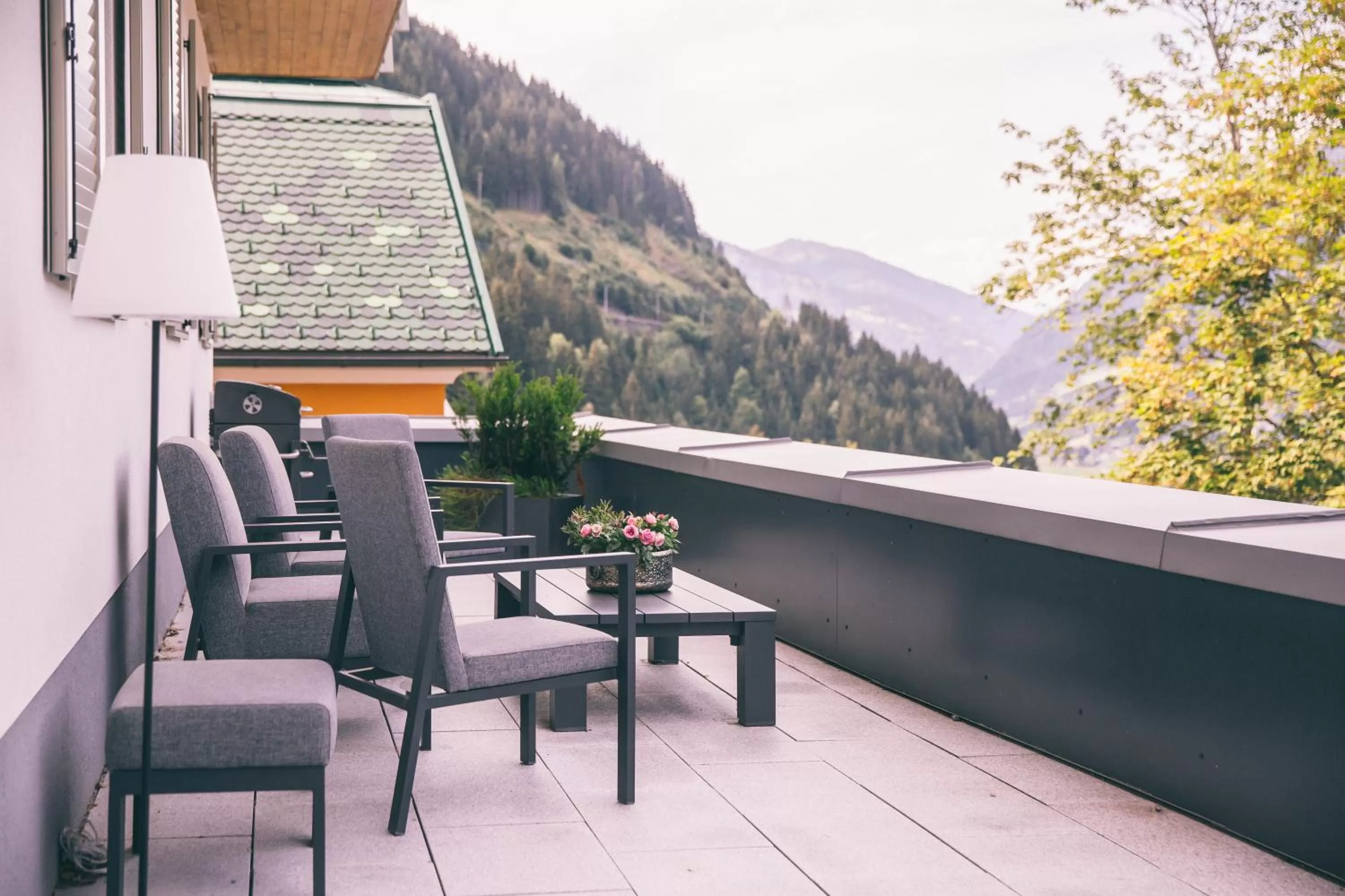 Property building, Mountain View in Nefer, Haus