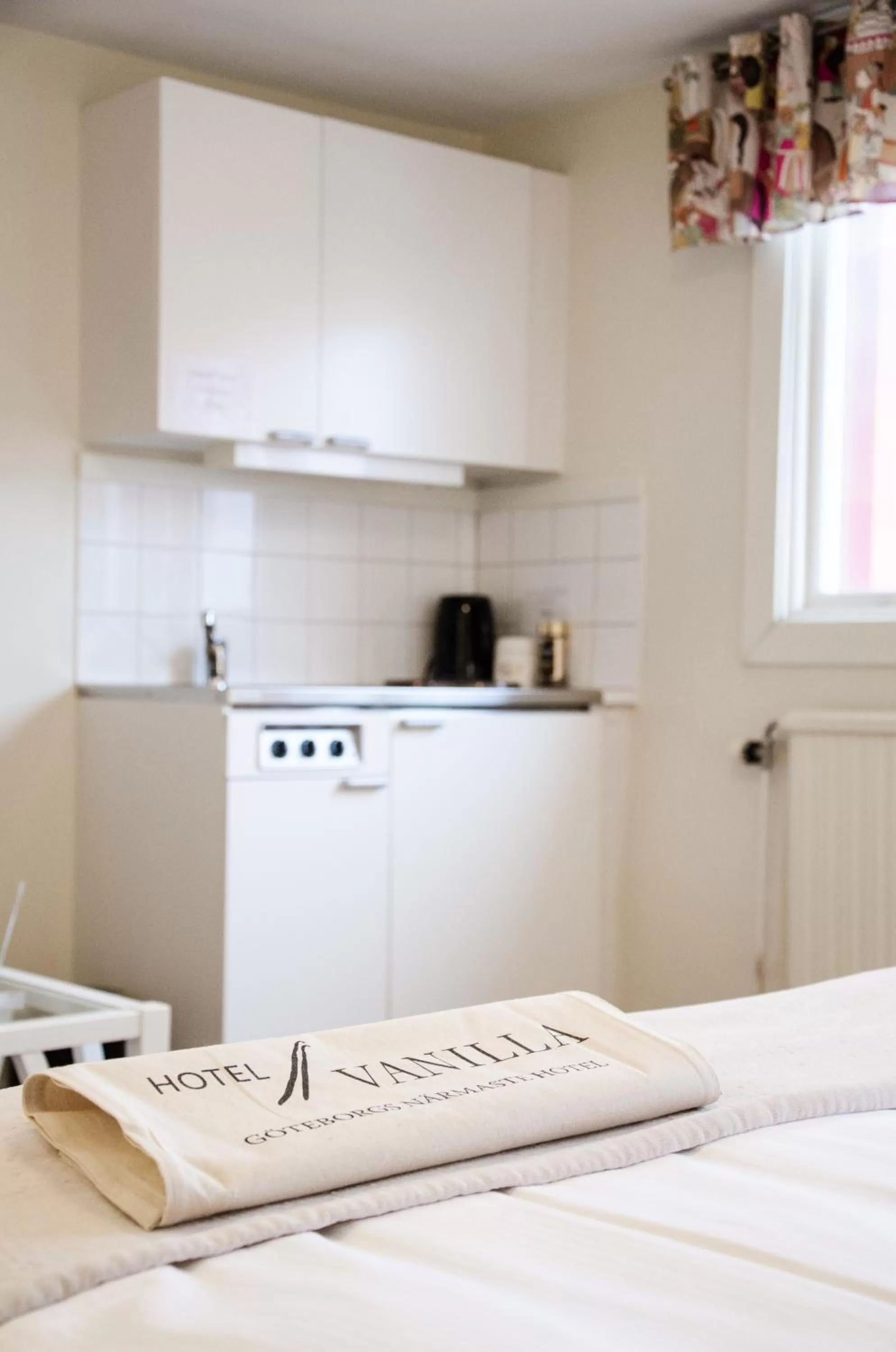 Kitchen or kitchenette, Bed in Hotel Vanilla