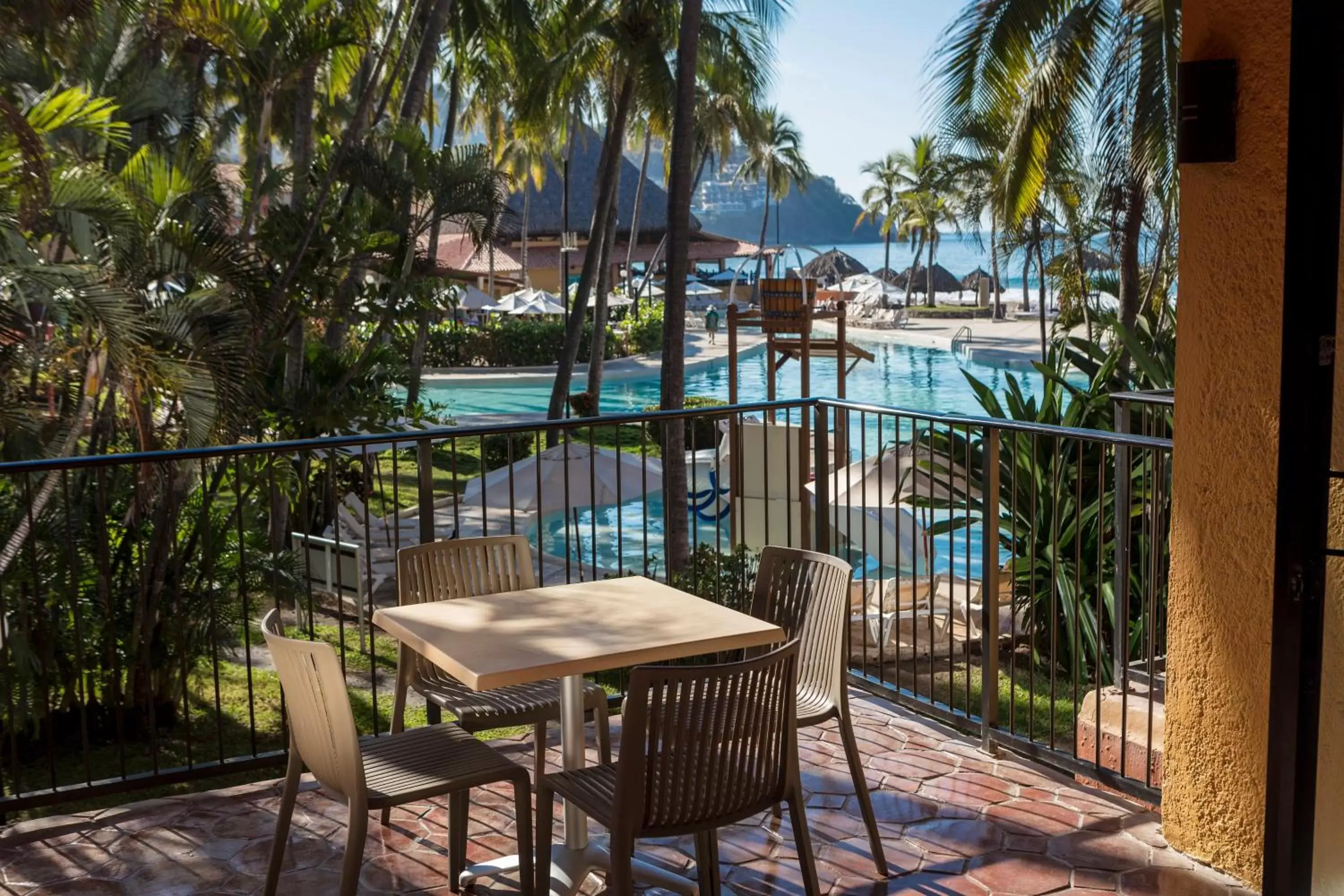 Photo of the whole room, Pool View in Holiday Inn Resort Ixtapa All-Inclusive, an IHG Hotel