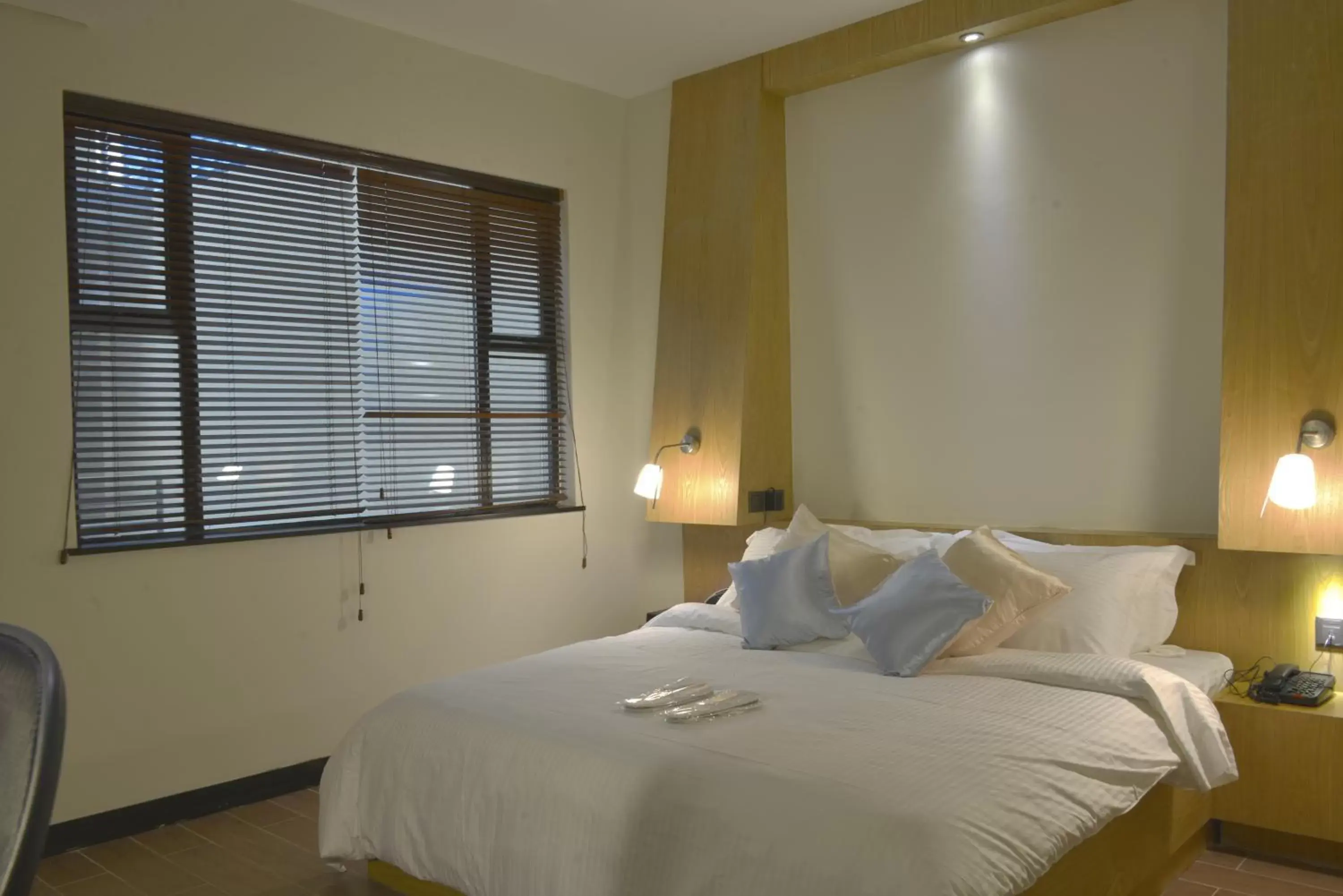 Bedroom, Bed in La Maison Royale Bedroom, Bed in La Maison Royale