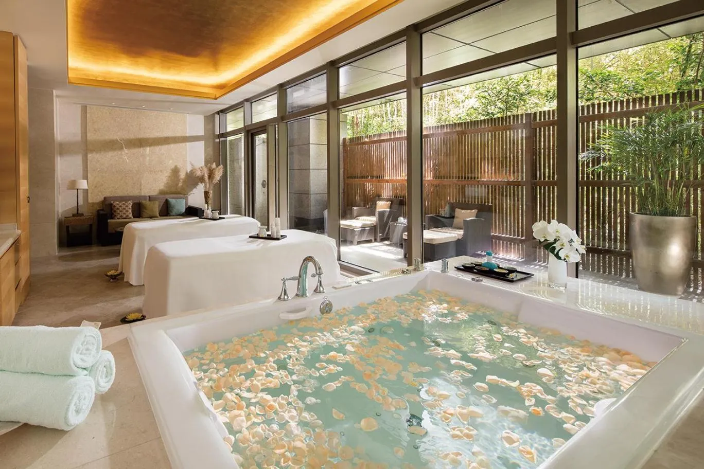 Hot Spring Bath in Fairmont Yangcheng Lake