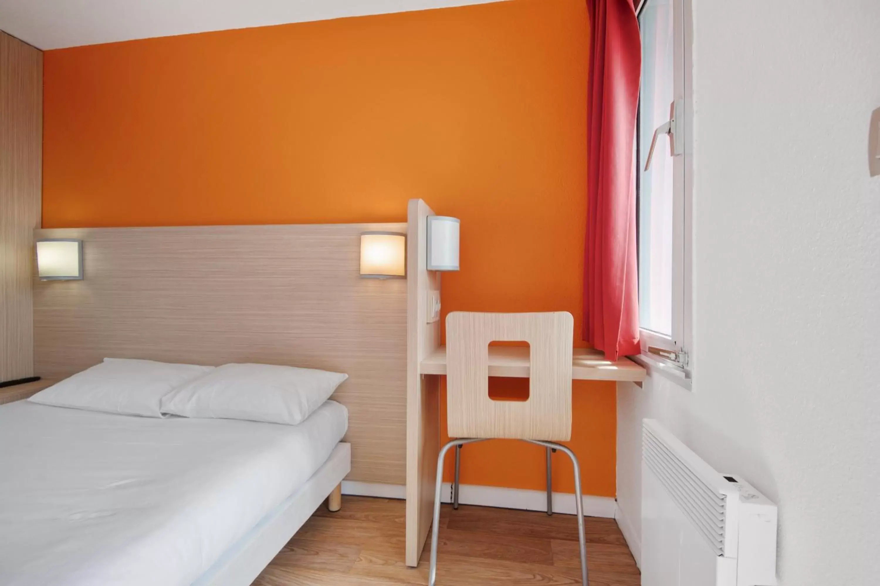 Bedroom, Bed in Premiere Classe Lyon Est - Bron Eurexpo