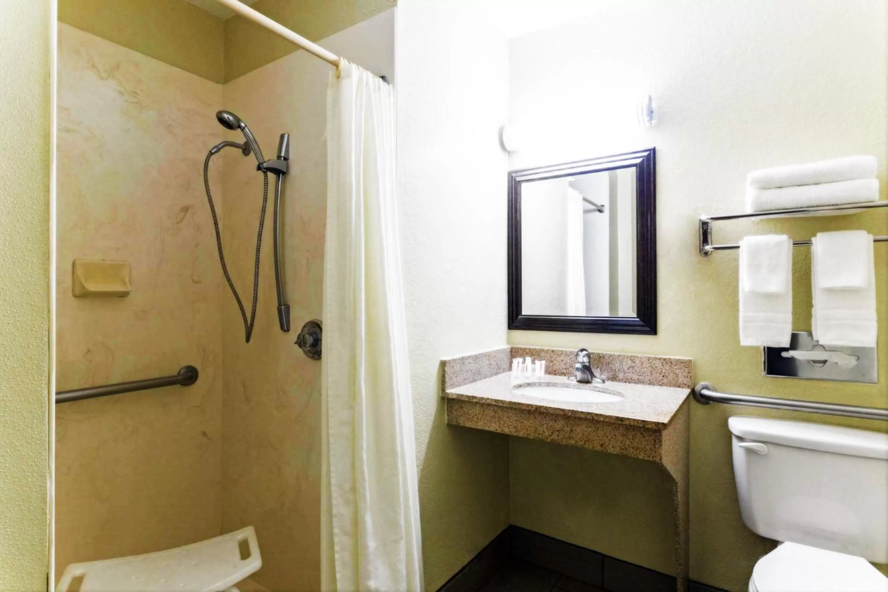 Super 8 by Wyndham Brunswick/St Simons Island Area