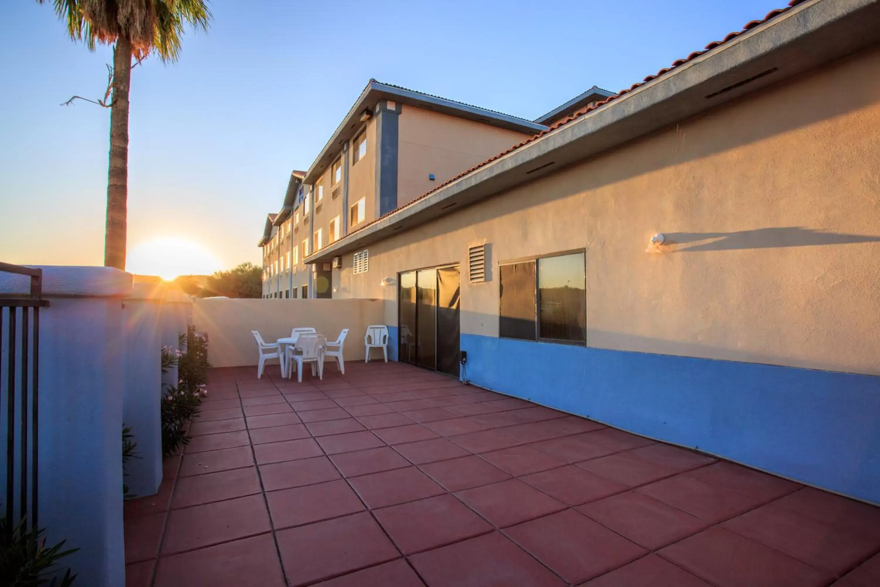 Balcony/Terrace in Vagabond Inn Executive