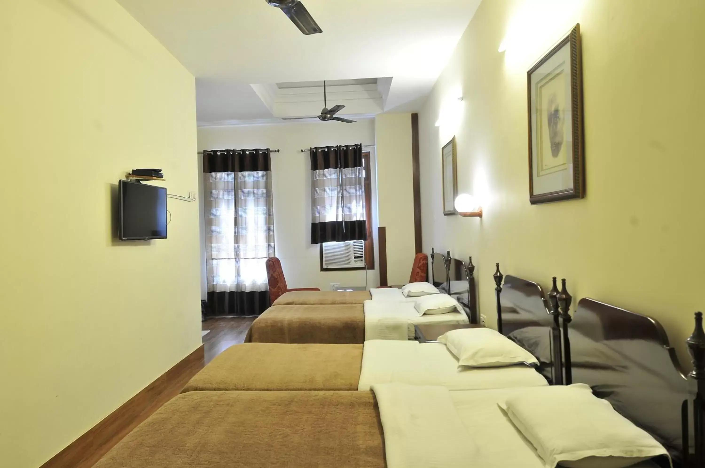 Bedroom, Bed in Hotel H R Palace Bedroom, Bed in Hotel H R Palace