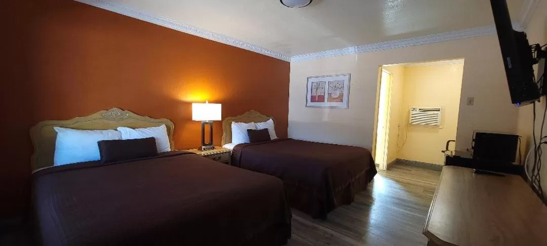 Photo of the whole room, Bed in Lakeview Inn