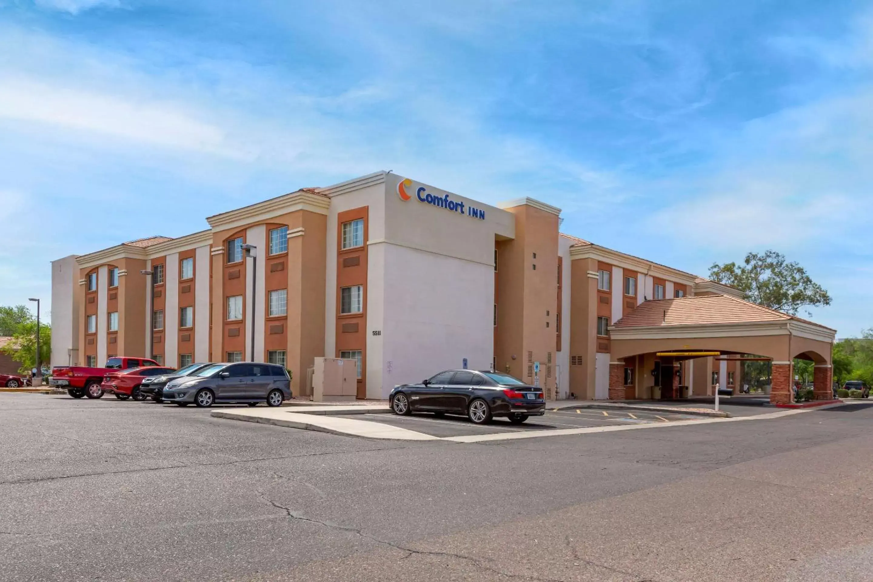 Property Building in Comfort Inn & Suites North Glendale and Peoria