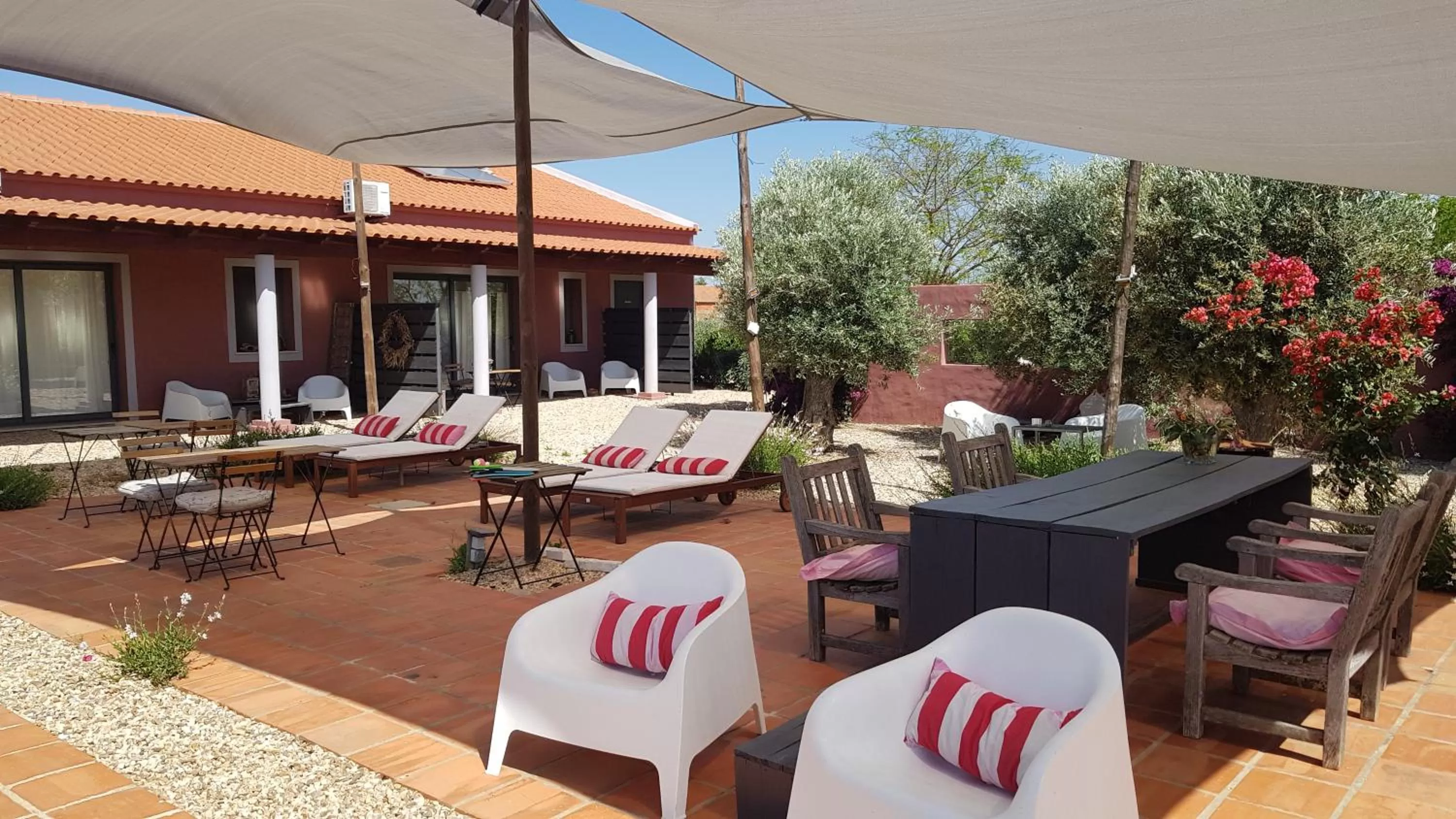 Restaurant/Places to Eat in Quinta dos doze Sobreiros - Quarto Sol